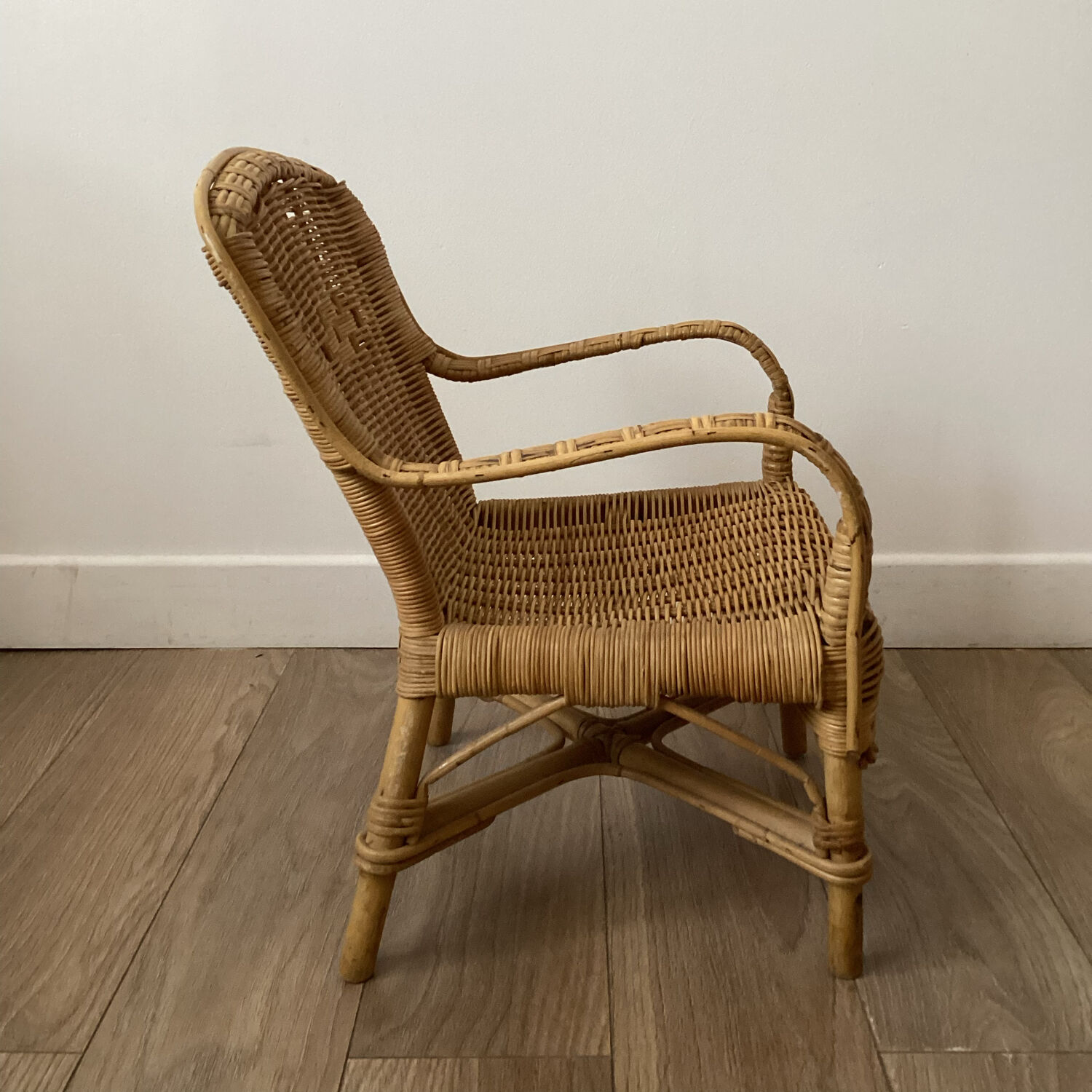Children's chair in woven wicker