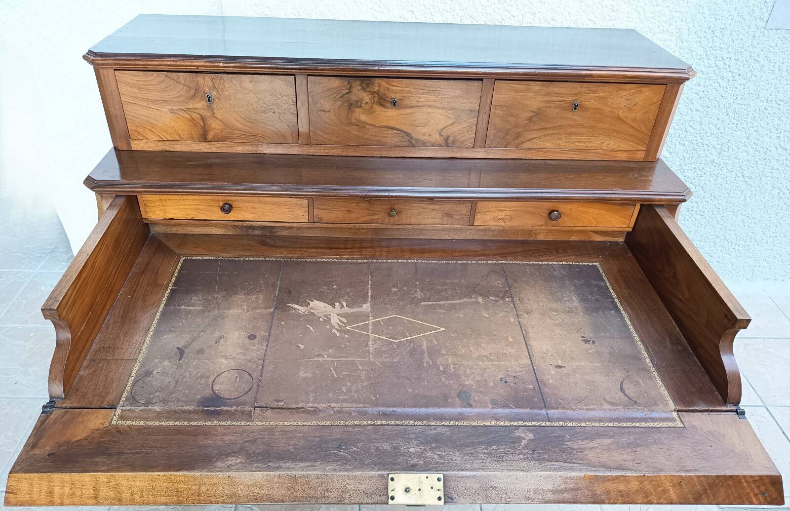 Bureau à cylindre Louis Philippe en noyer époque 19ème