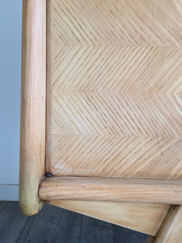 Sideboard feet compass