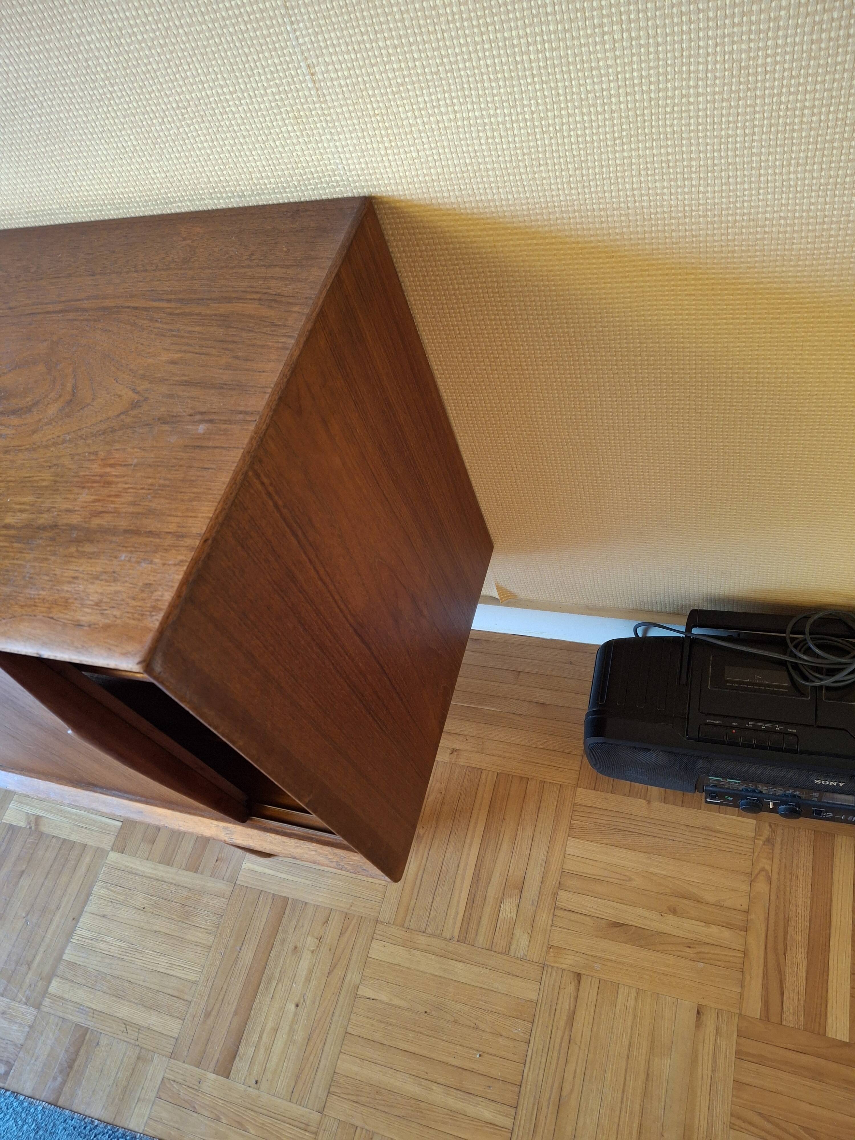 Buffet en teck vintage des annees 60