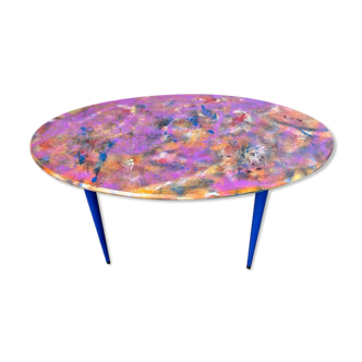 Oval coffee table