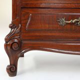 Commode ancienne française en chêne sculpté