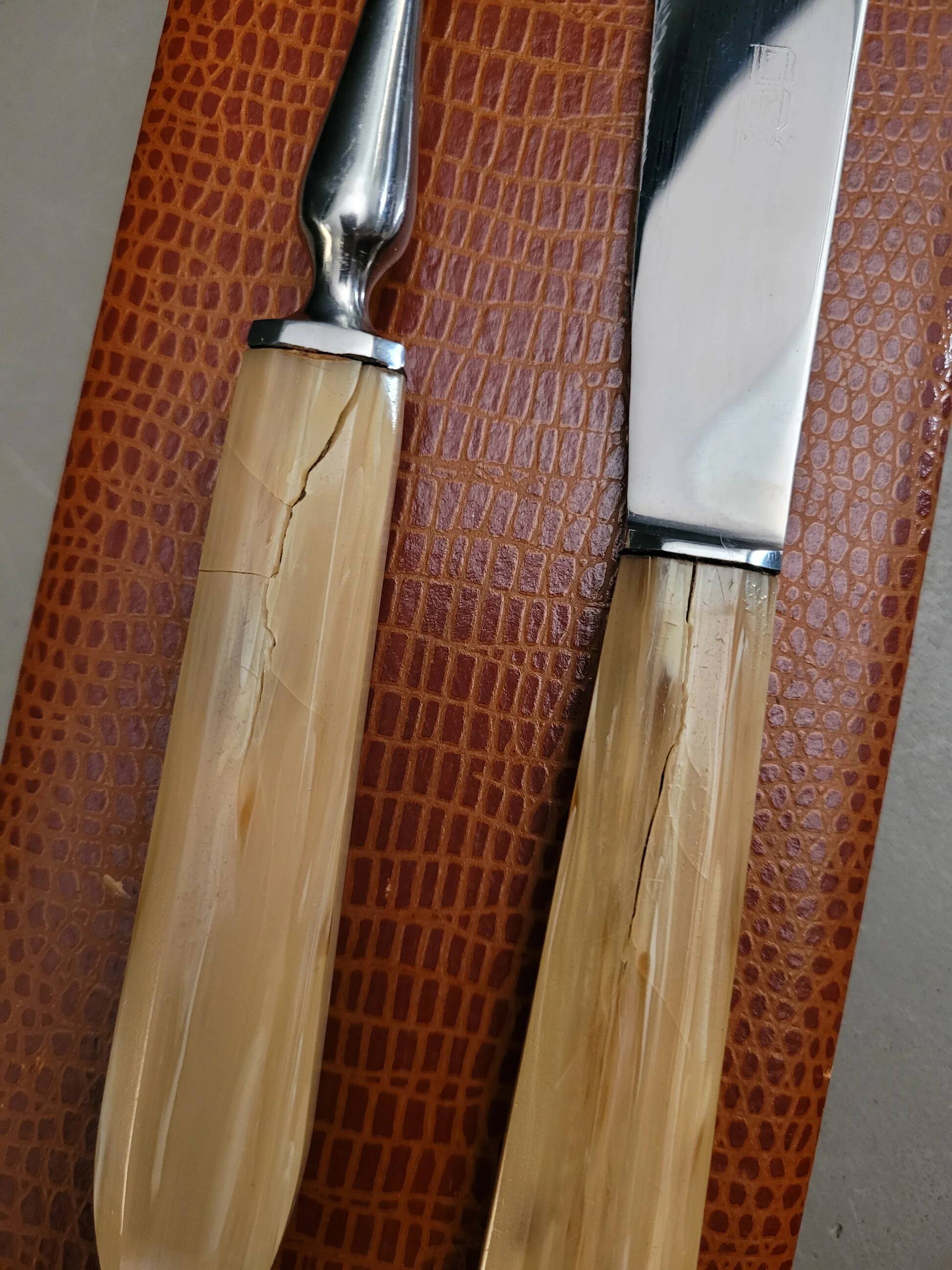 Cutlery made of horn and stainless steel