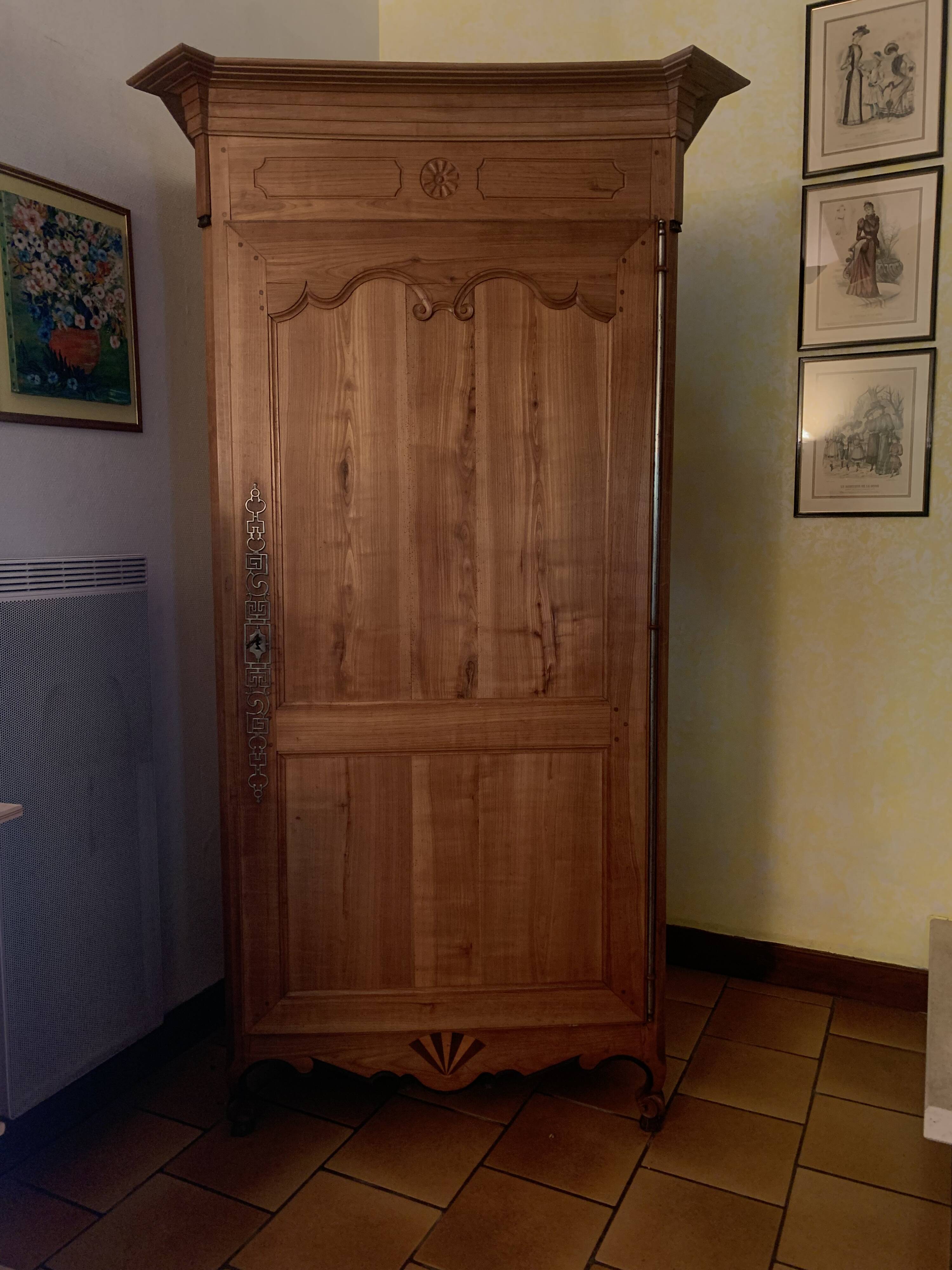 Armoire ancienne 1 porte style Louis XV merisier massif