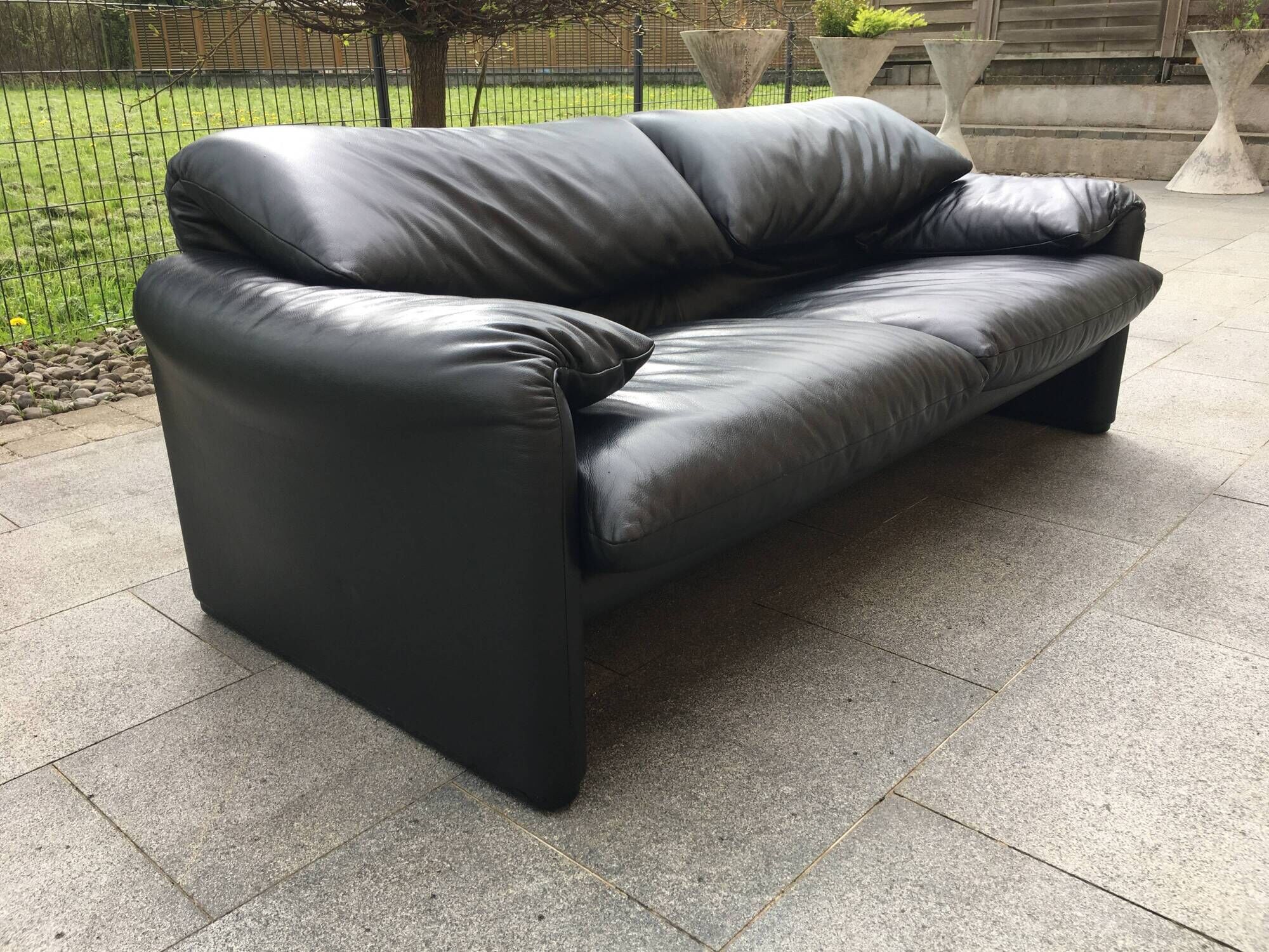 Maralunga sofa by Vico Magistretti Cassina 80s