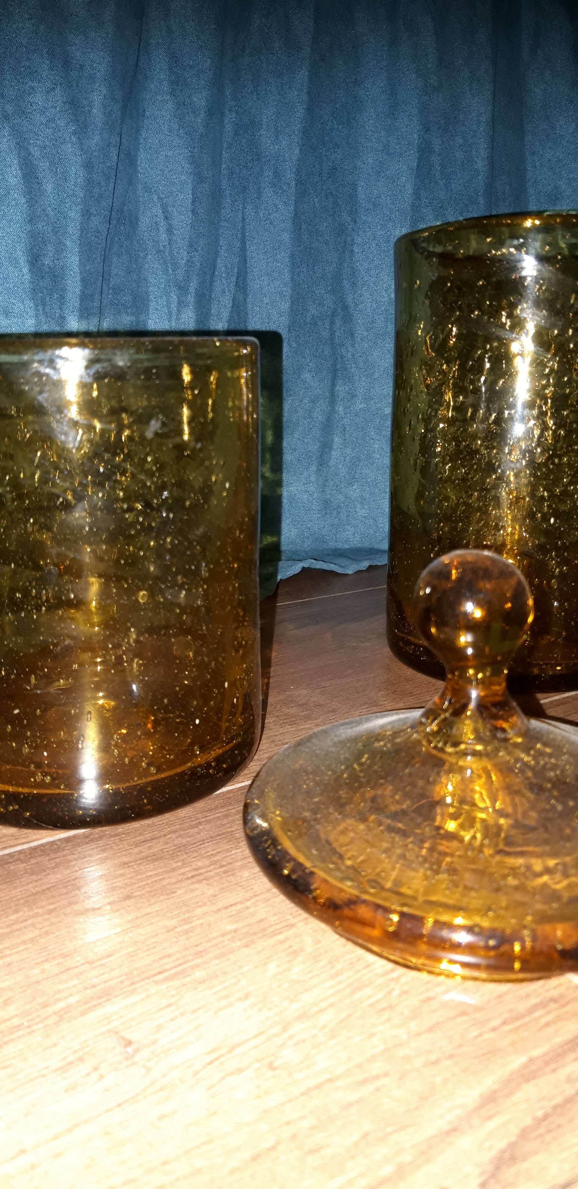 Blown and bubbled glass jars