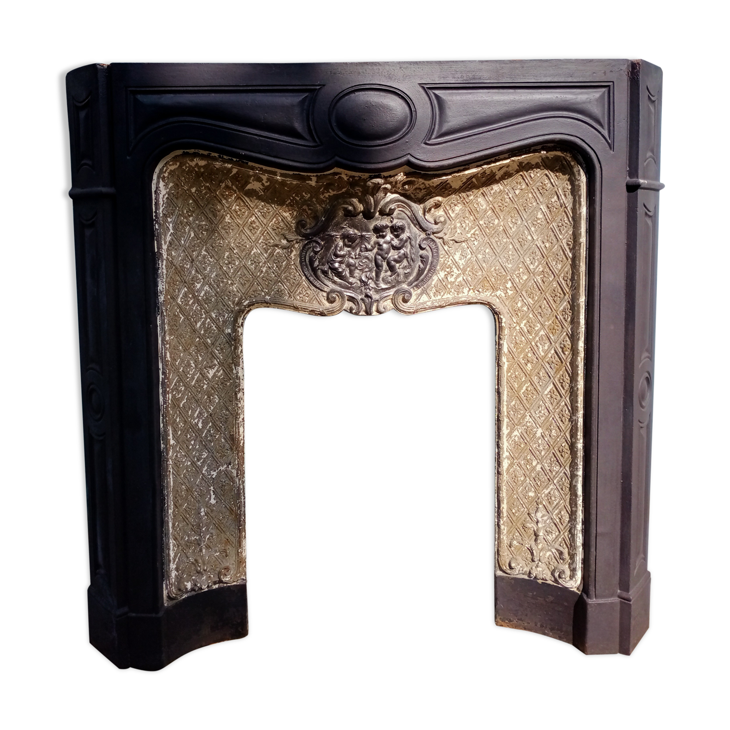 Cast-iron fireplace angelots decorations