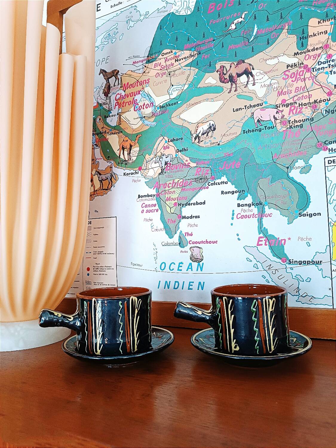 Vintage ceramic mug duo