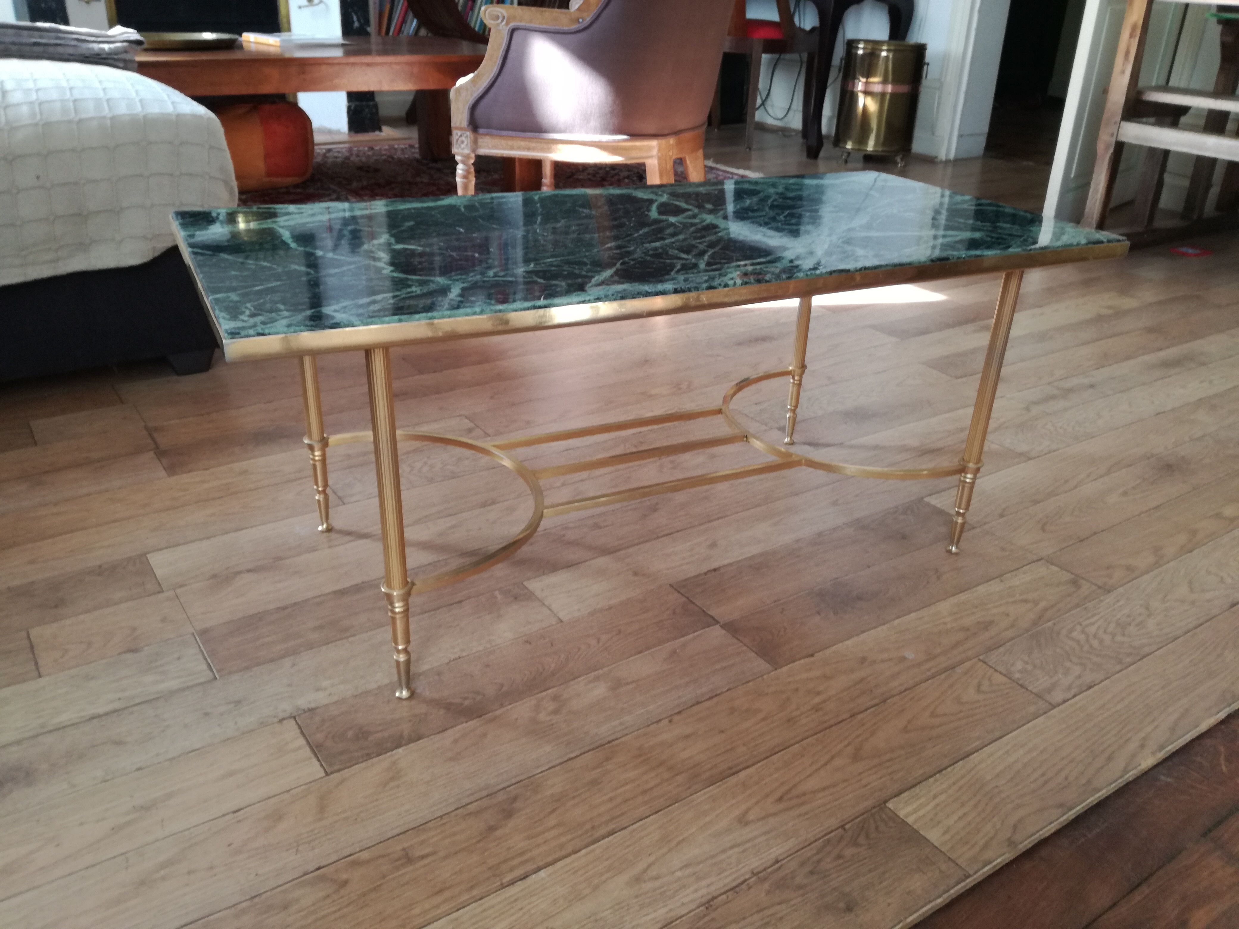 Coffee table in green marble and brass