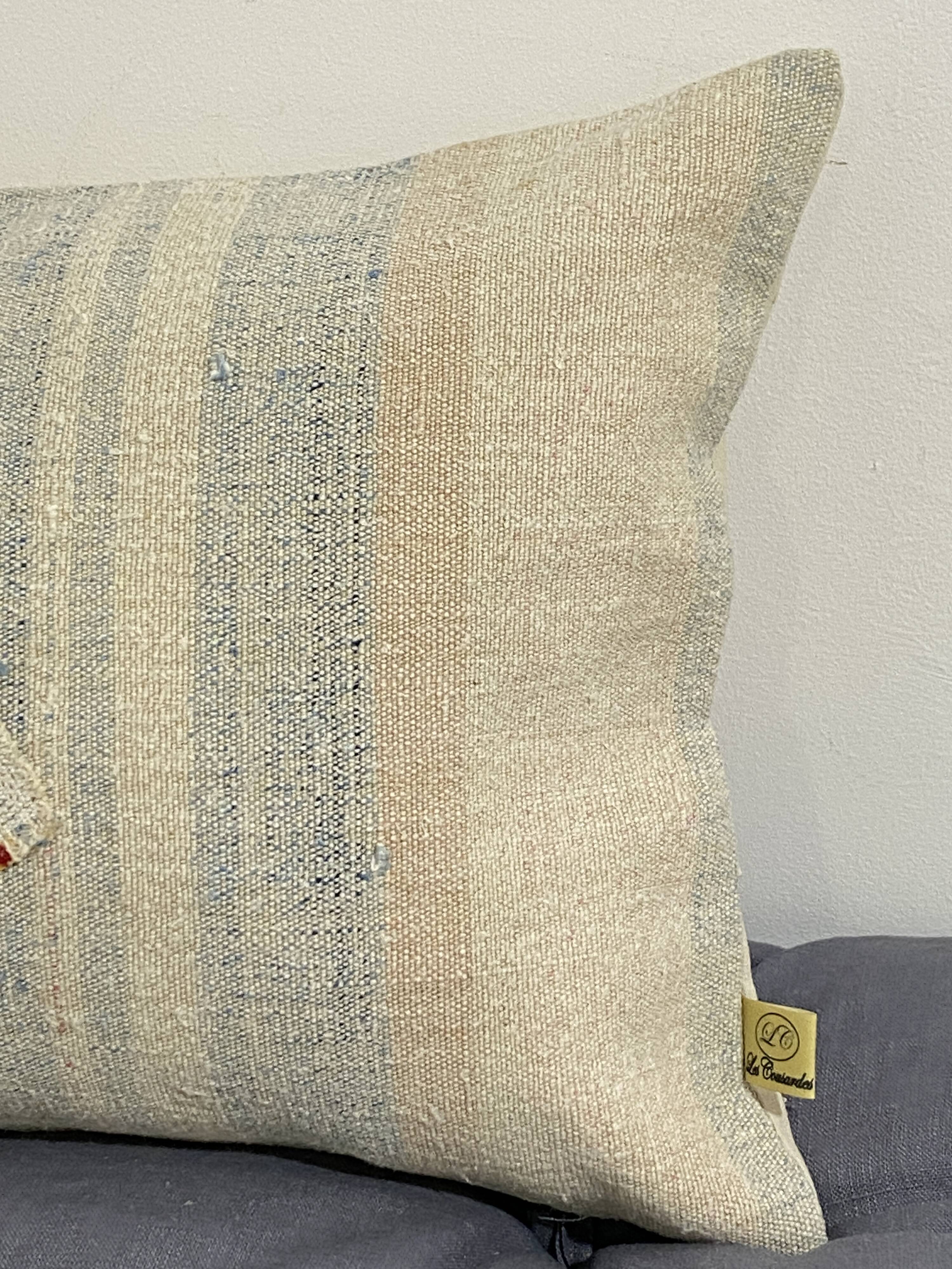 Cushion in vintage canvas Kilim style