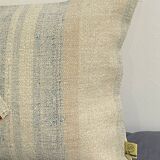 Cushion in vintage canvas Kilim style