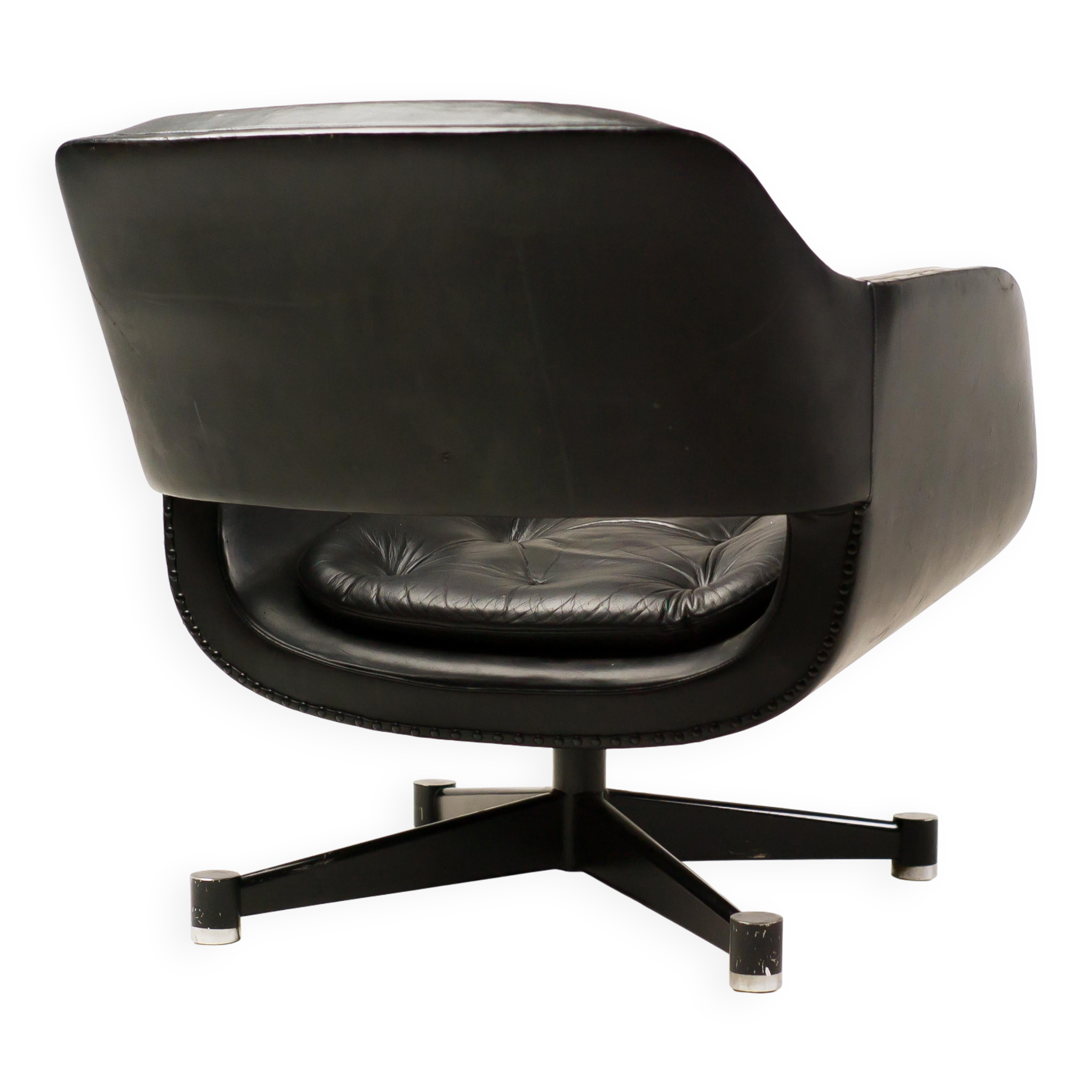 Black leather chaise longue by Olli Mannermaa for Finnart Ab, Finland, 1970