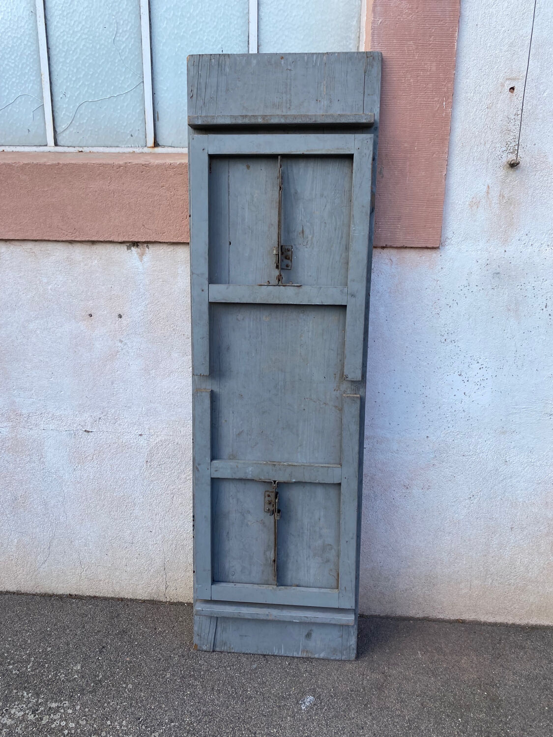 All-wood brasserie table