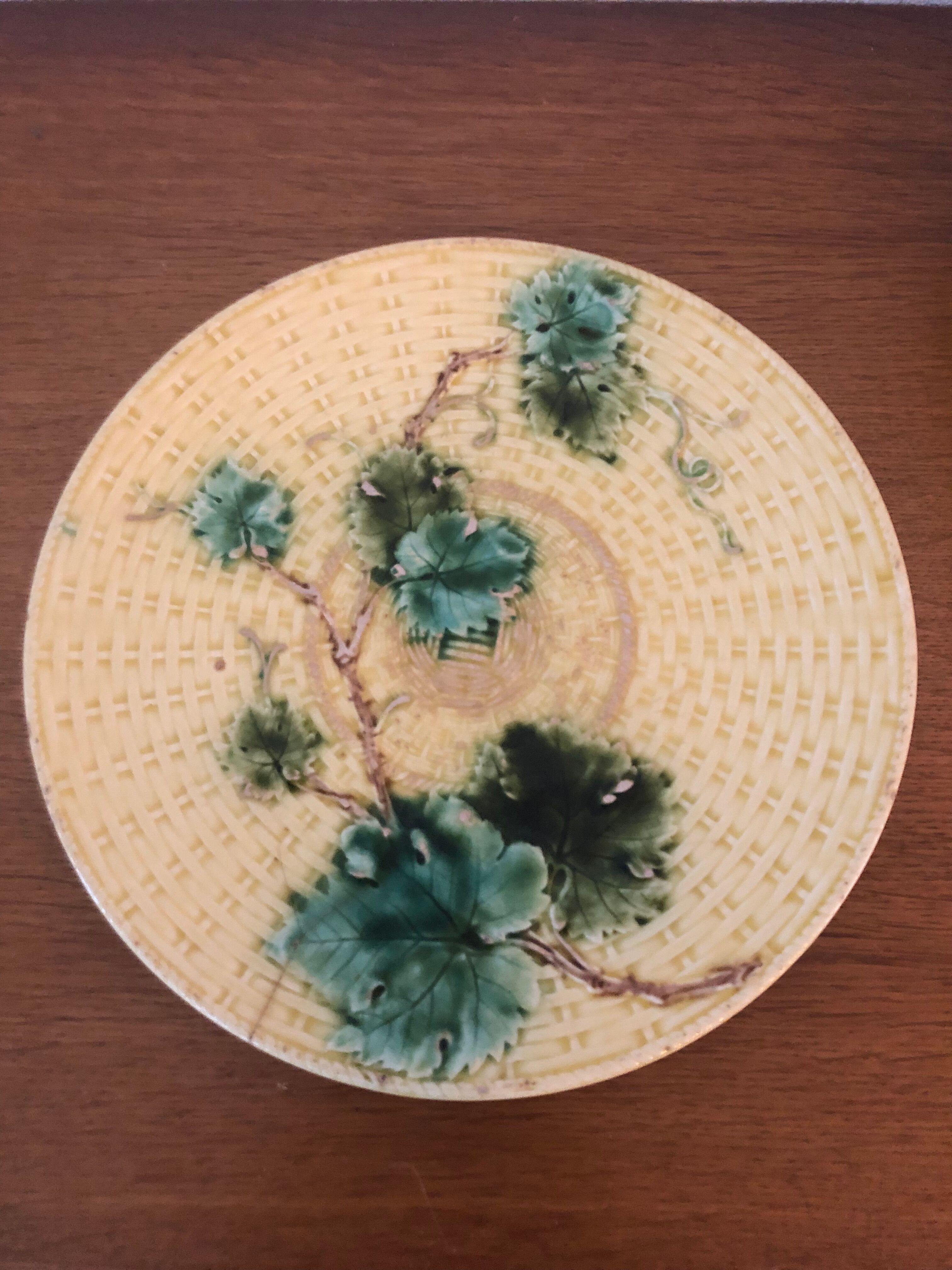 5 assiettes en barbotine majolica sarreguemines france