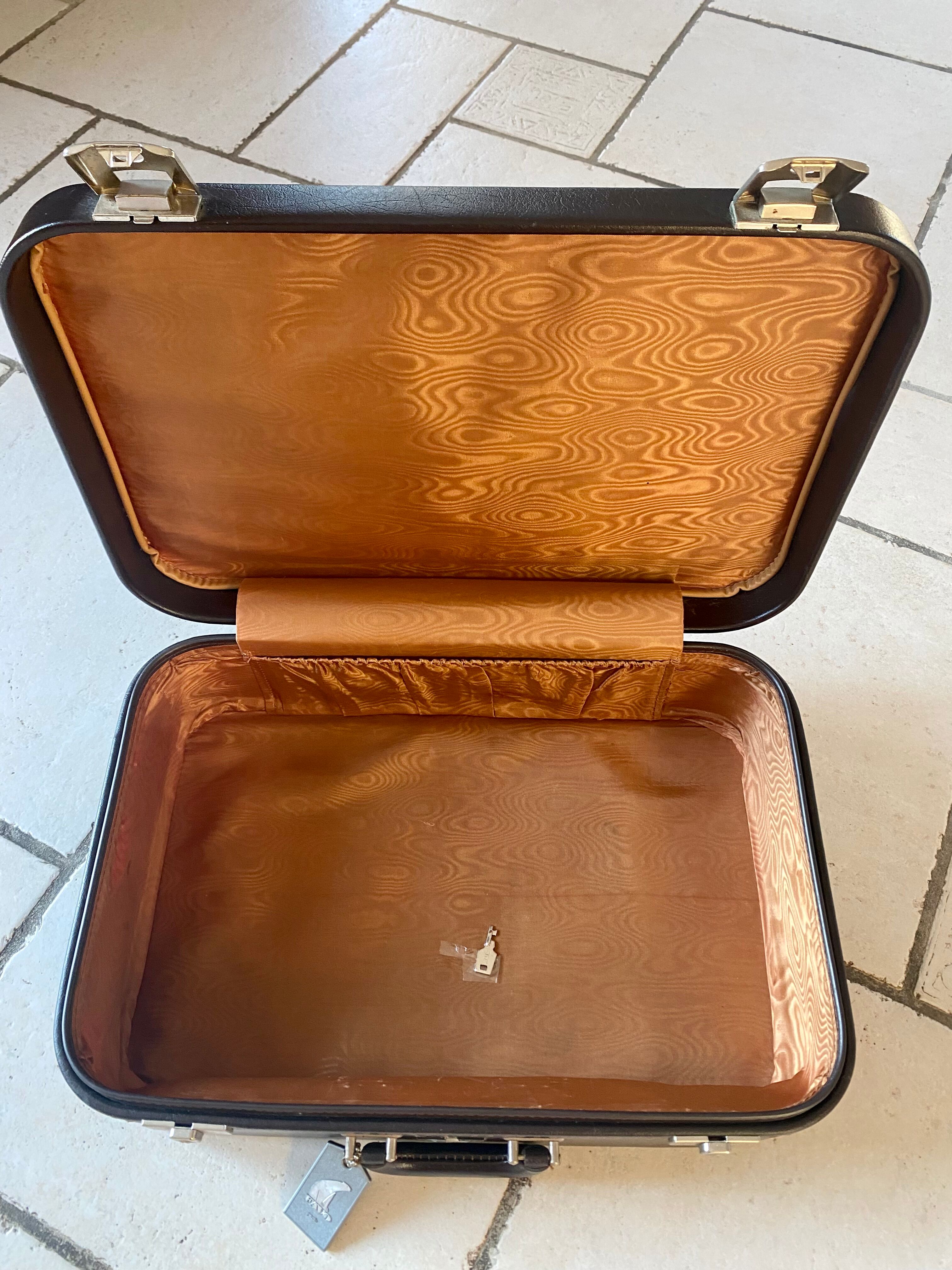 Brown suitcase Favo vintage