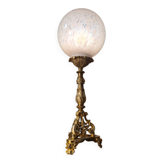 Lampe bronze tripode 19eme sphere opaline Clichy