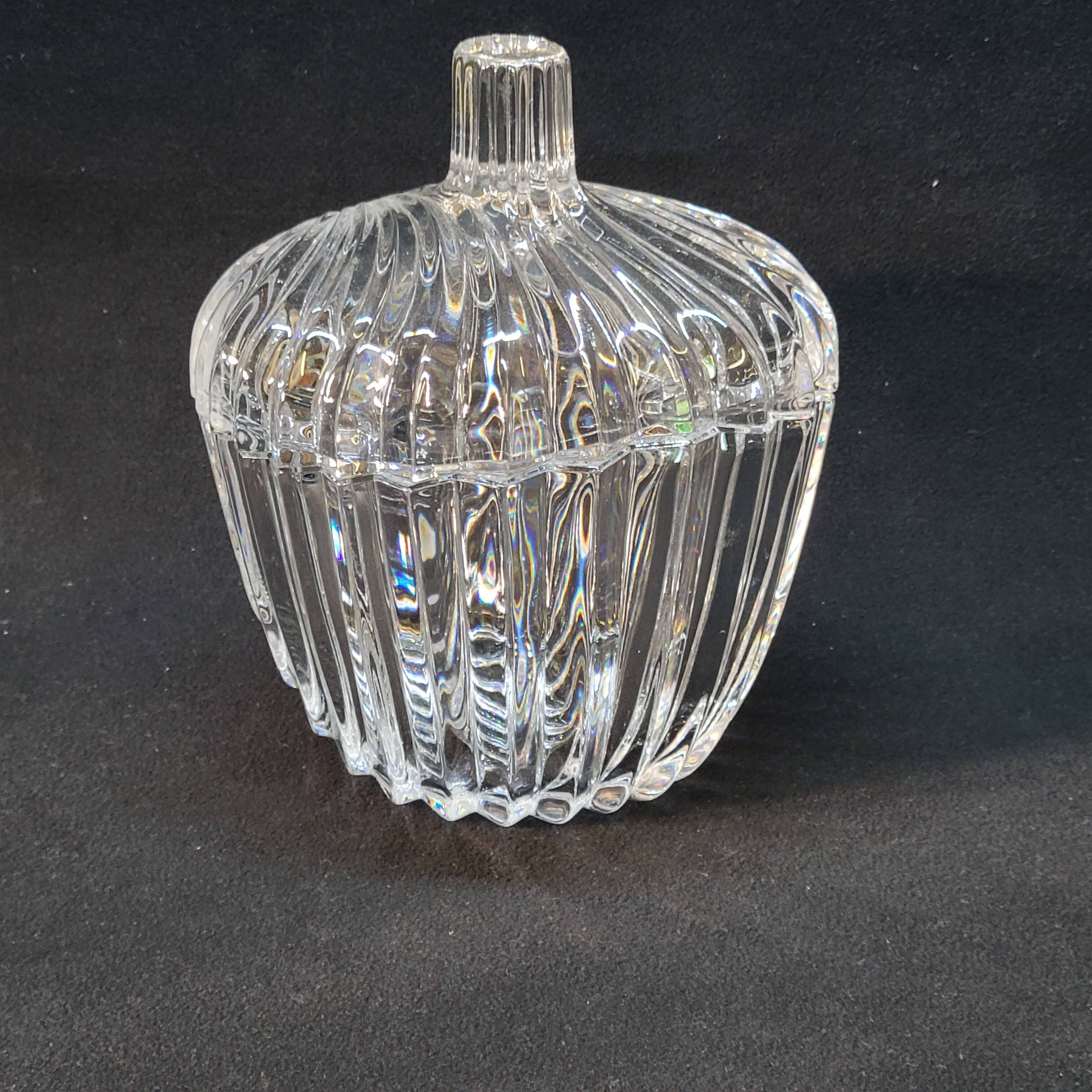 Covered box in villeroy and boch crystal shell shape vintage