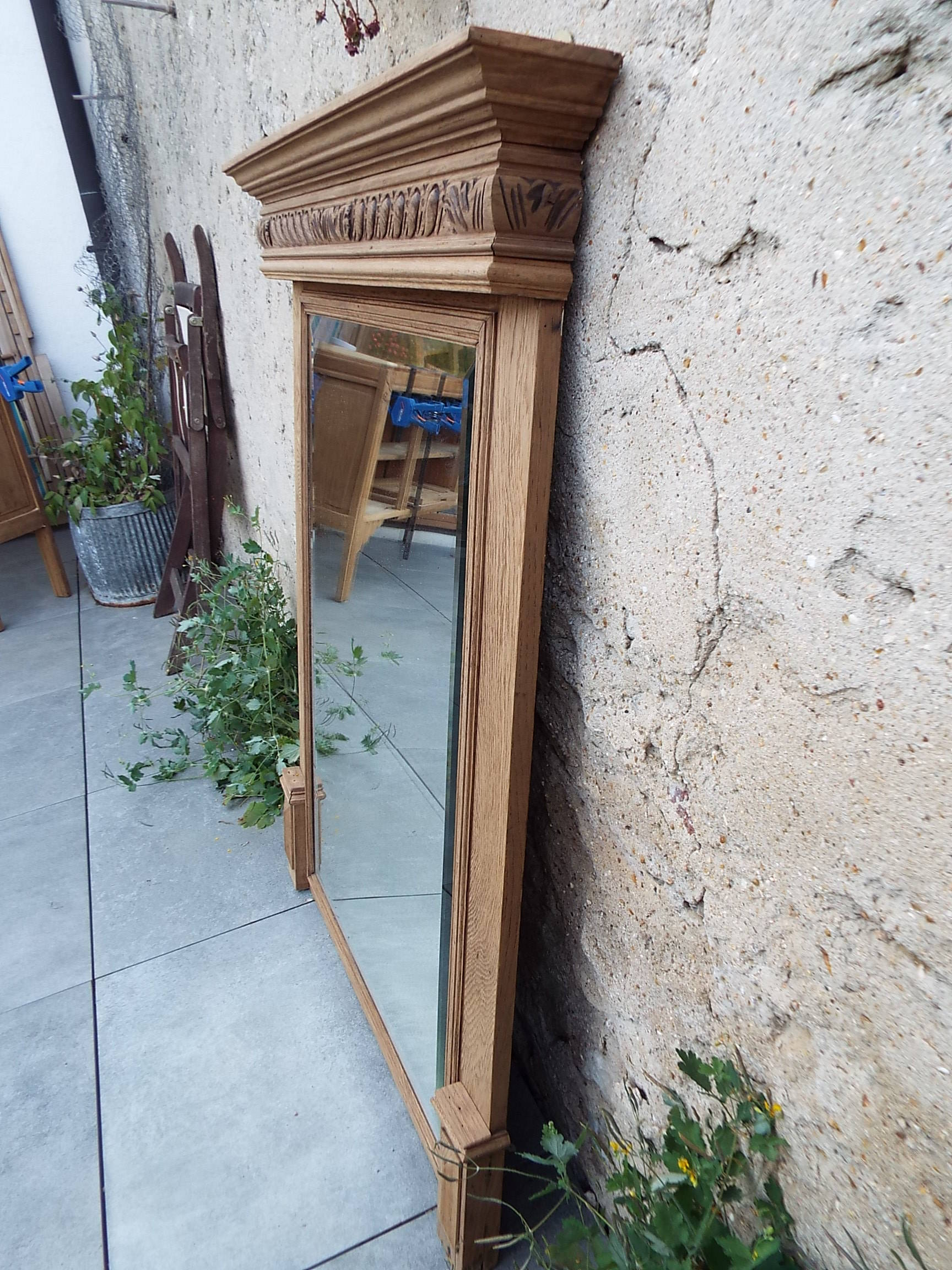 Old mirror henri ii light