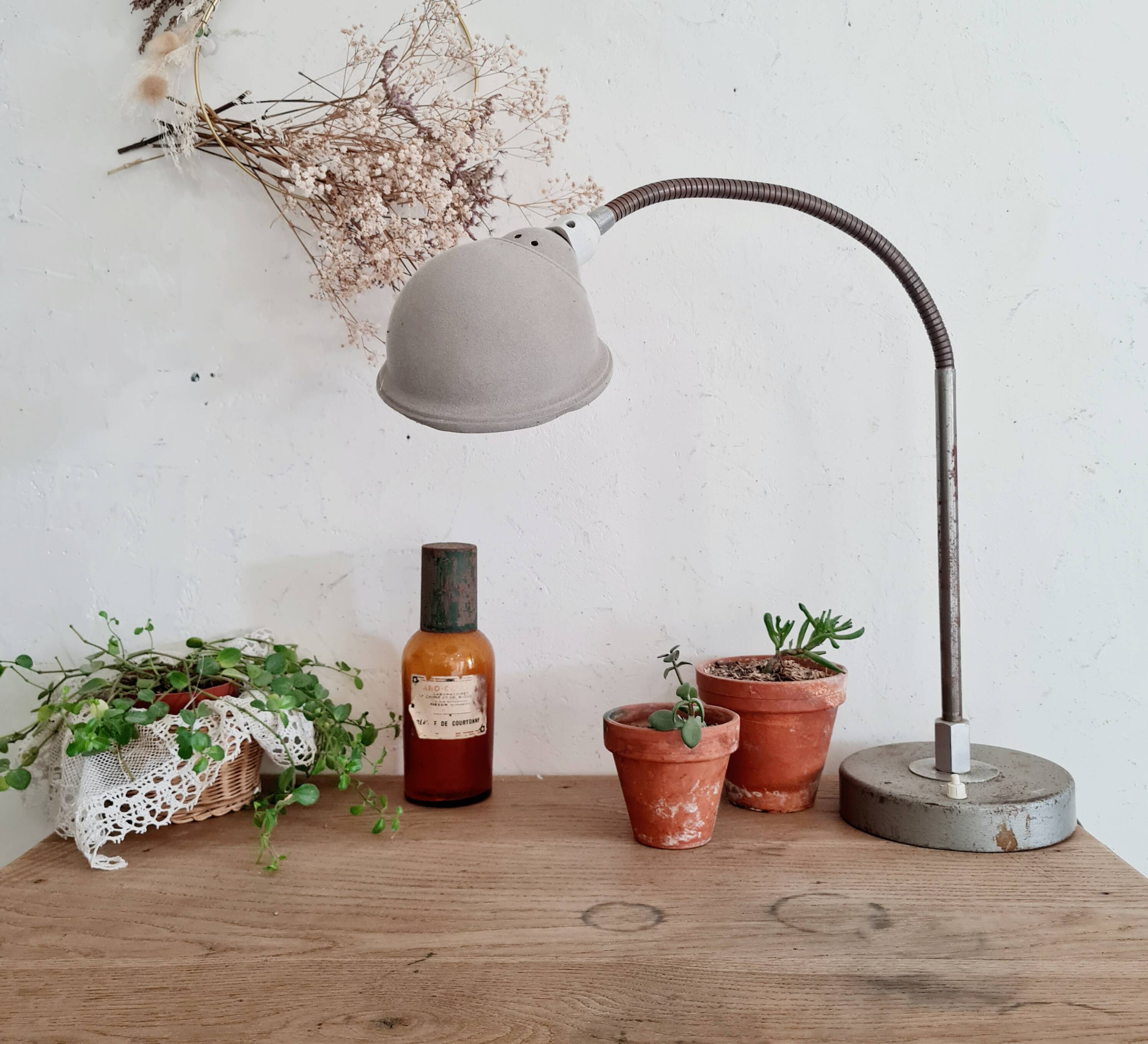 Lampe articulée en métal