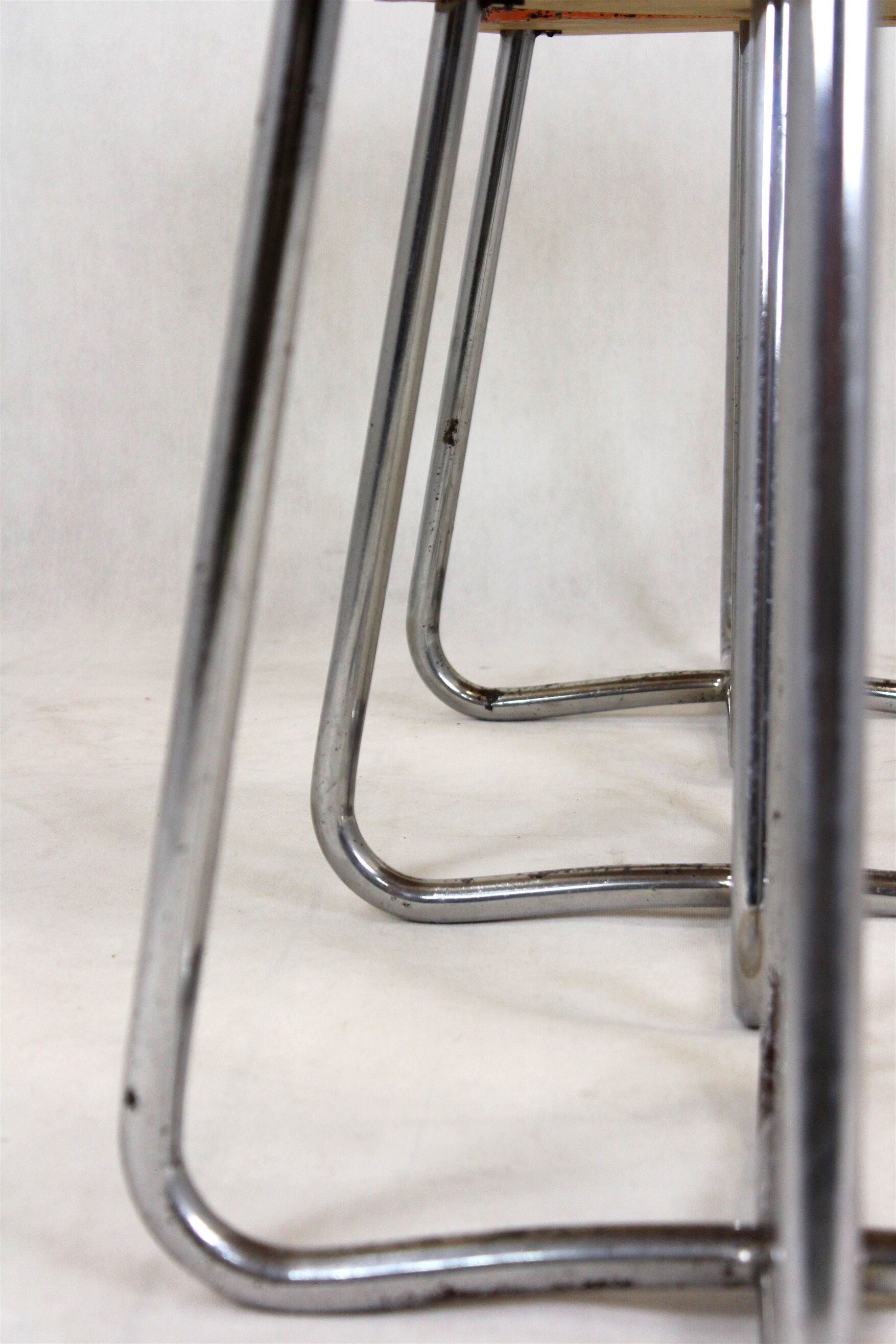 Ensemble de 3 tabourets en acier tubulaire chromé Bauhaus par Robert Slezak, années 1930