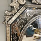 19th century Venitien mirror in bevelled and engraved glass