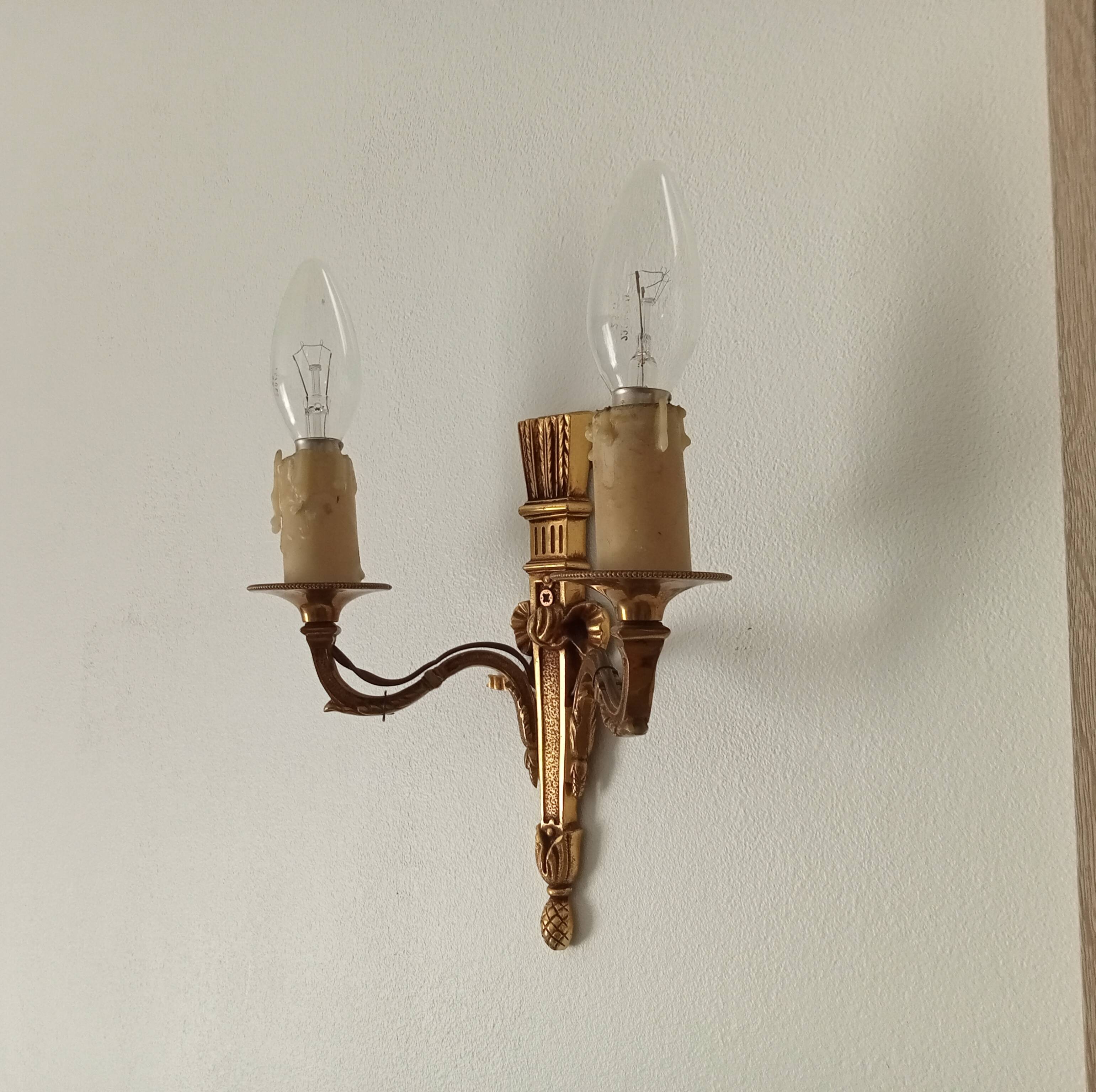 Vintage wall sconce in gilded brass, Empire style.