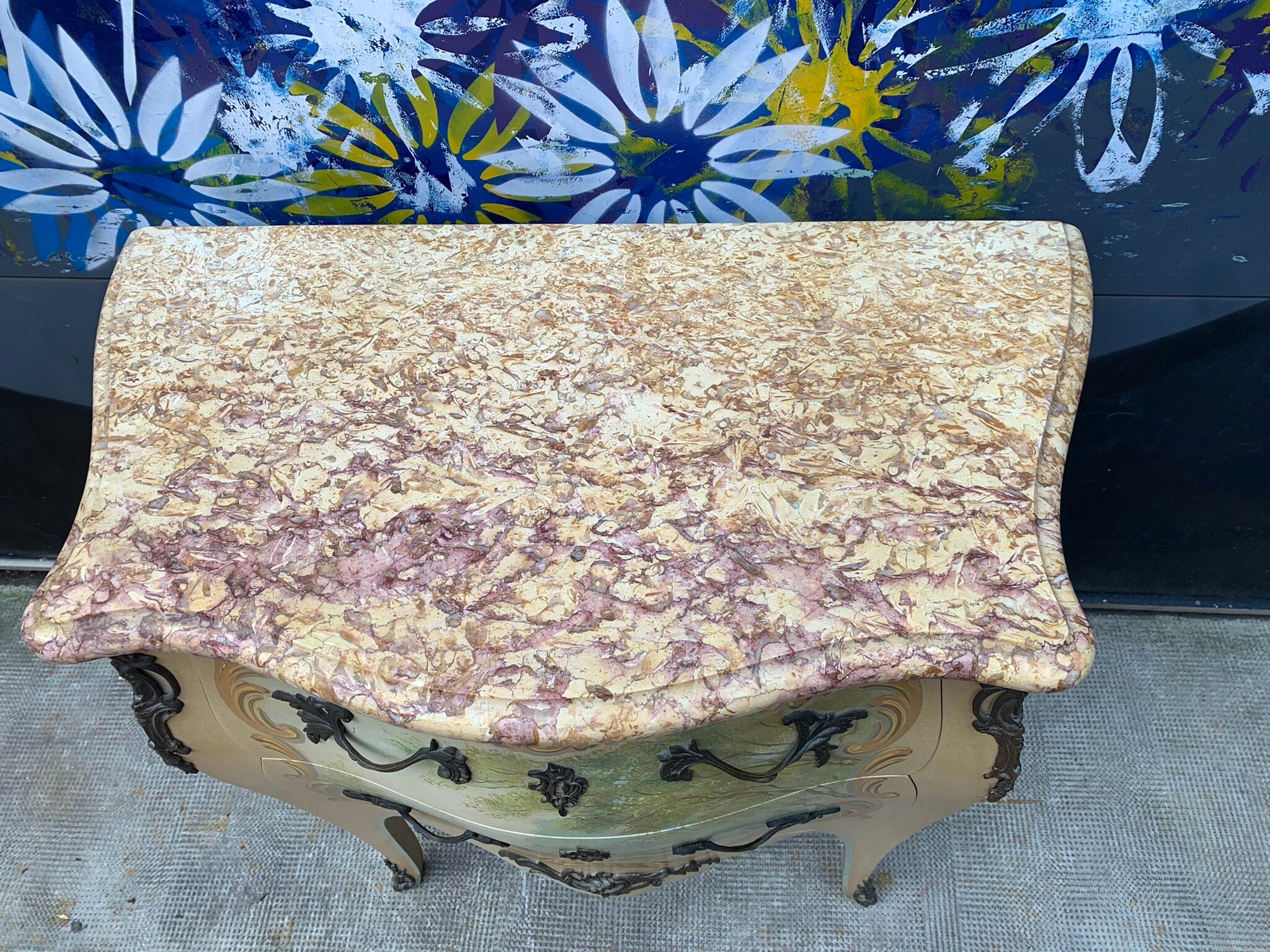 Chest of drawers Louis XV style painted woodwork