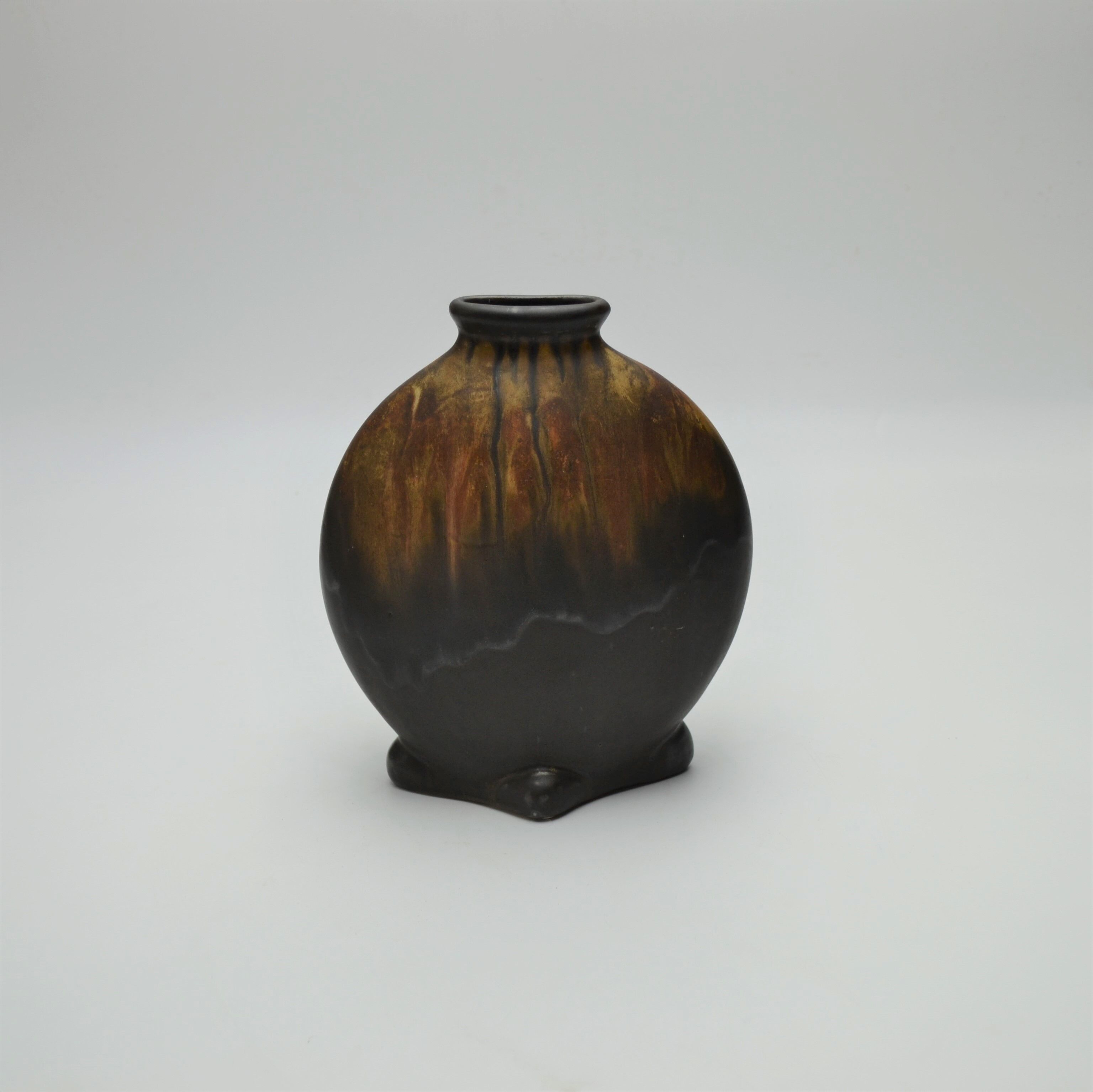 Gilbert Méténier's flamed sandstone newt bottlened vase
