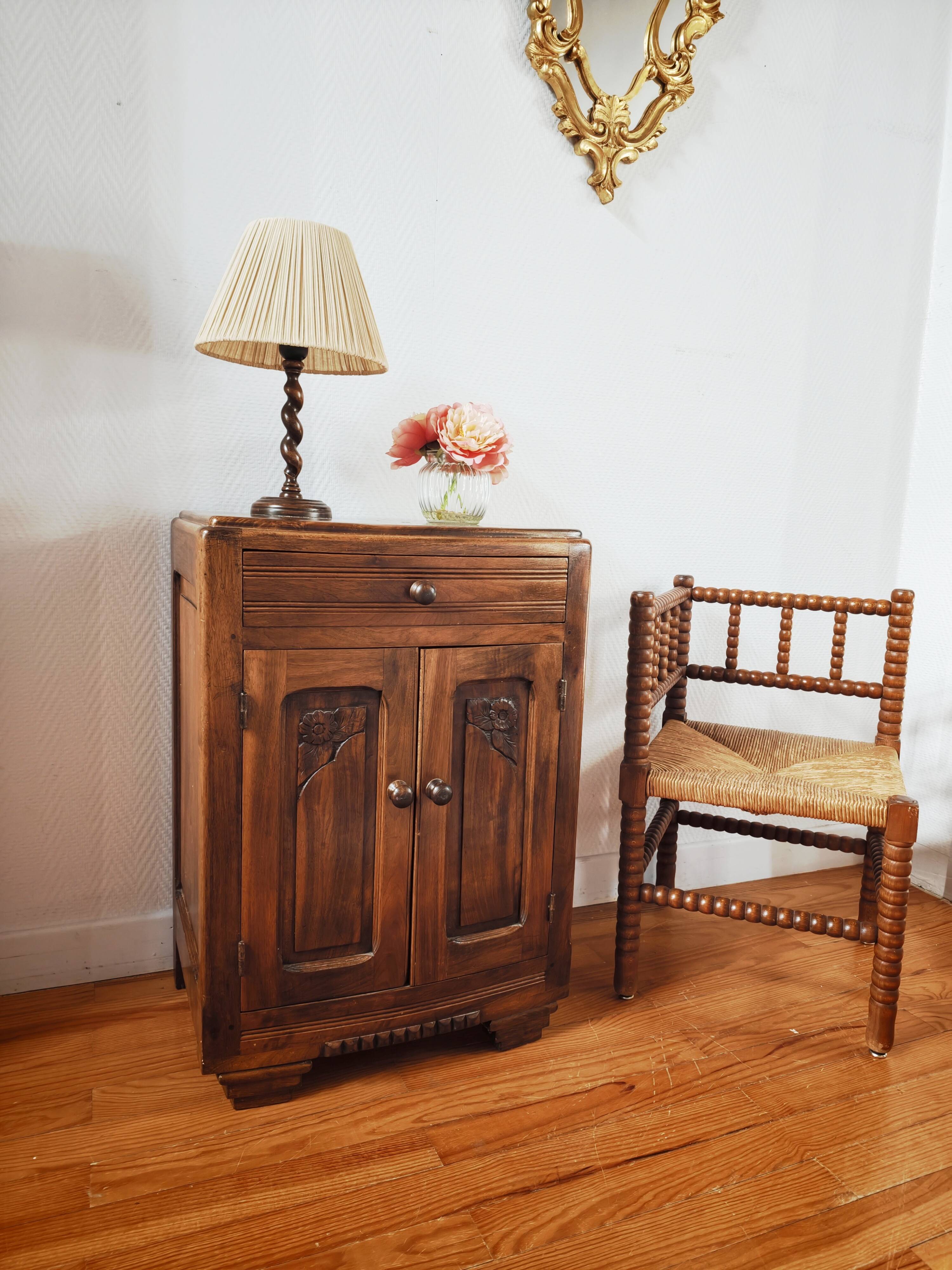 Confiturier en noyer – meuble de rangement ancien 1930-40