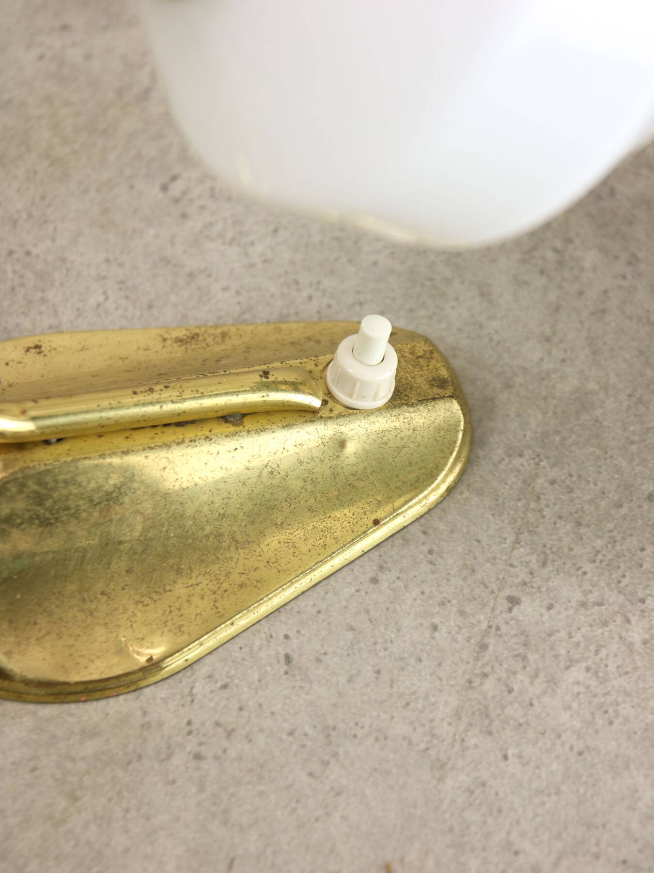 Mid-Century Italian Brass and Opaline Table Lamp