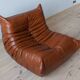 Ensemble Togo de canapé 2 places, fauteuil et pouf en cuir marron whiskey.