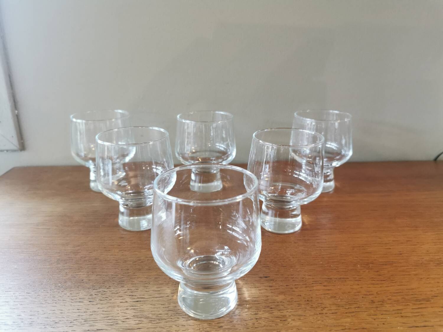 6 stackable vintage 70s stemmed glasses