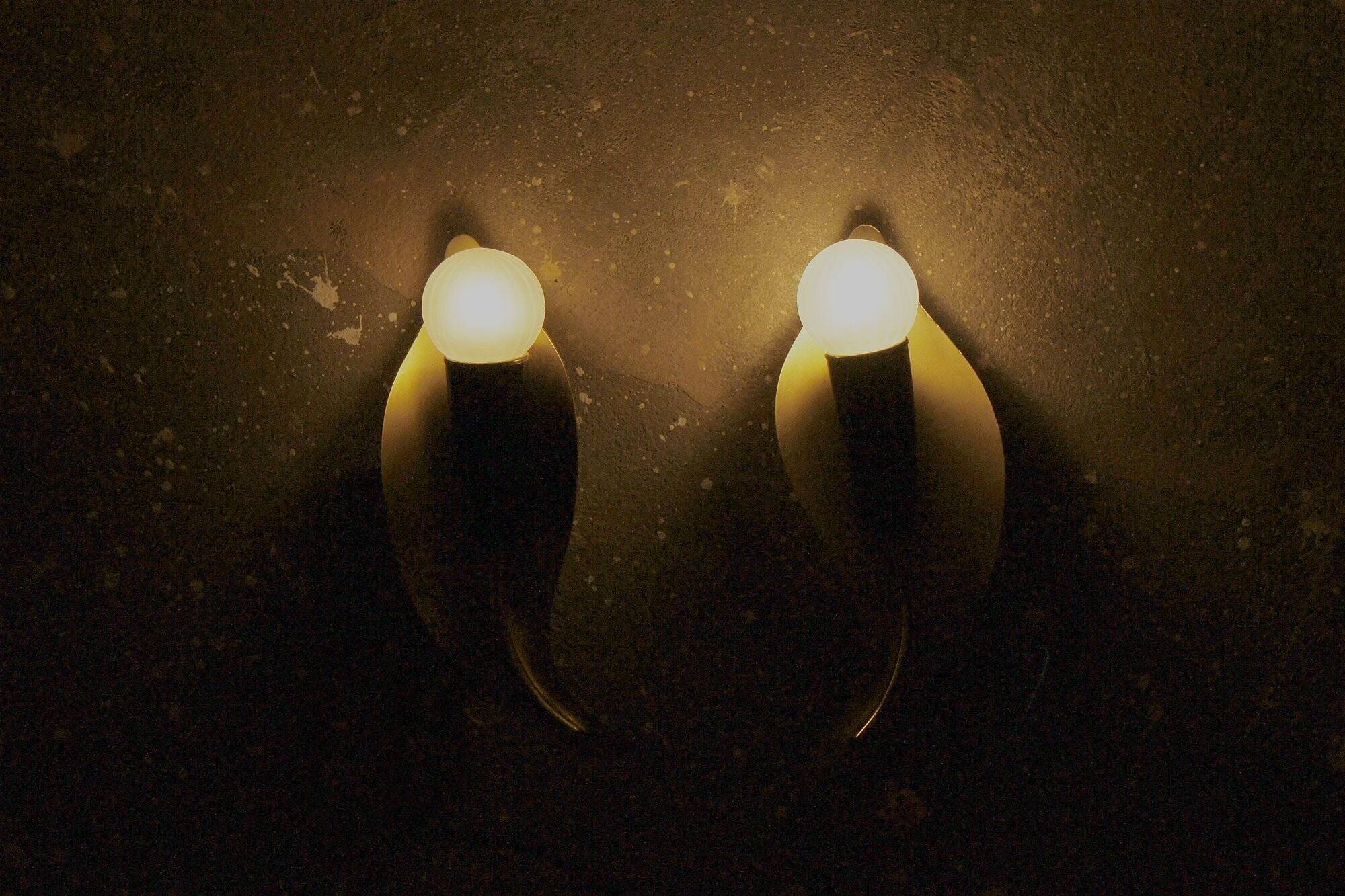 Mid-Century Leaf Shaped Brass Sconces, Italy, 1950s, Set of 2