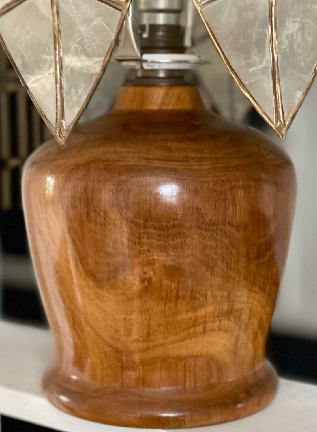 Mother-of-pearl and olive wood lamp