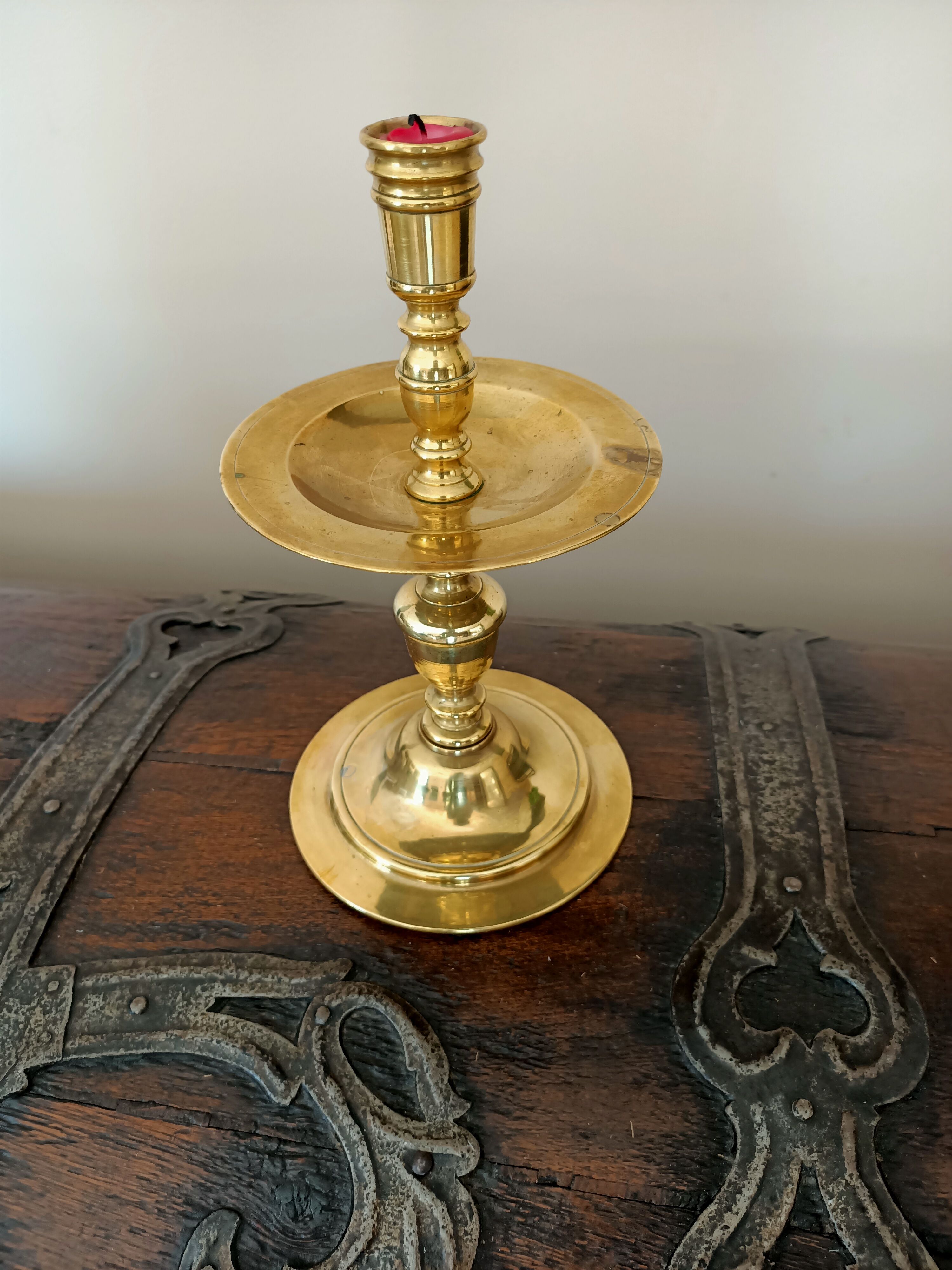 Antique bronze candle holder Heemkersk