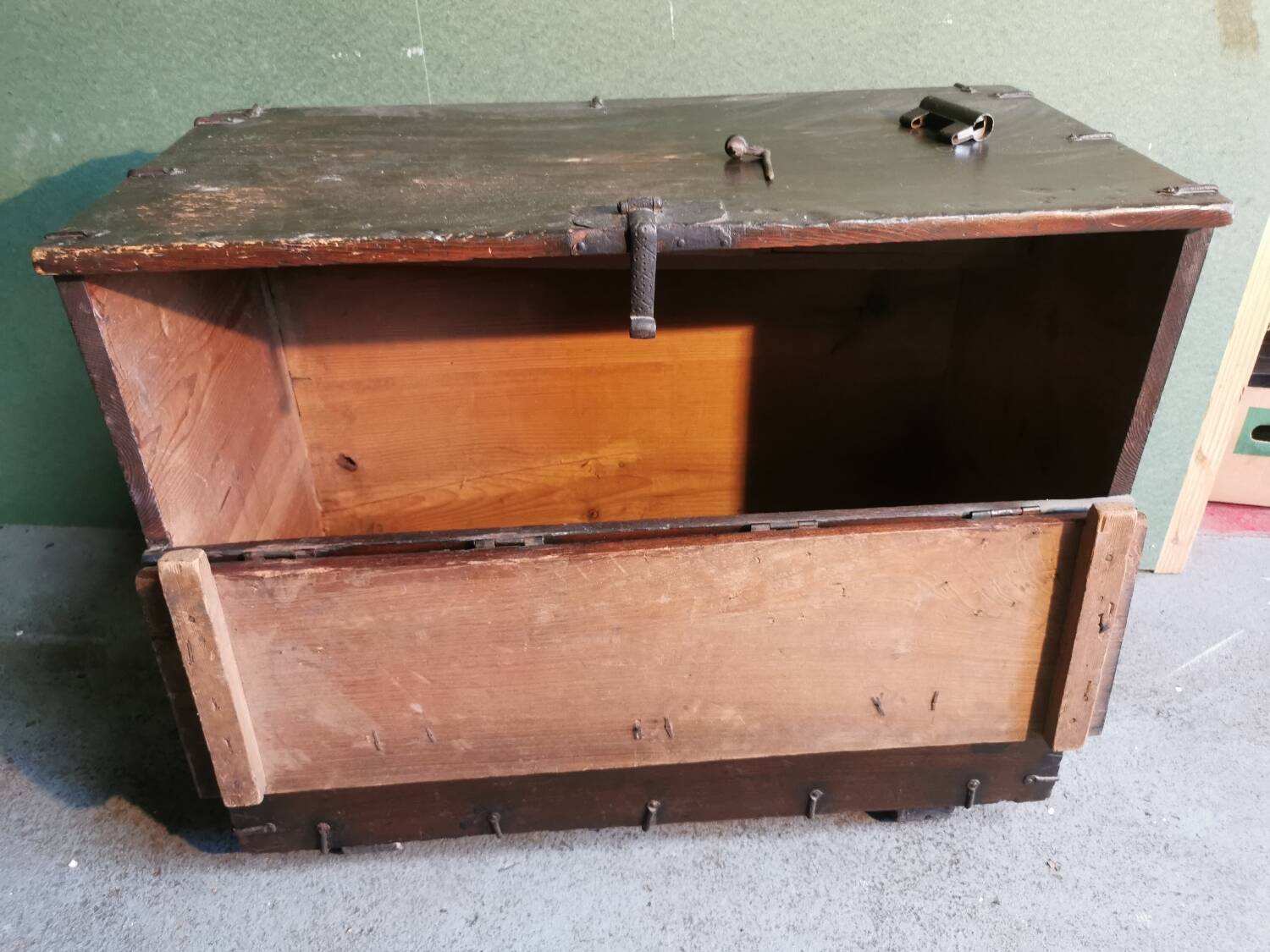 Malle de voyage en châtaigner Asie