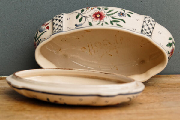 Bonbonnière en faience