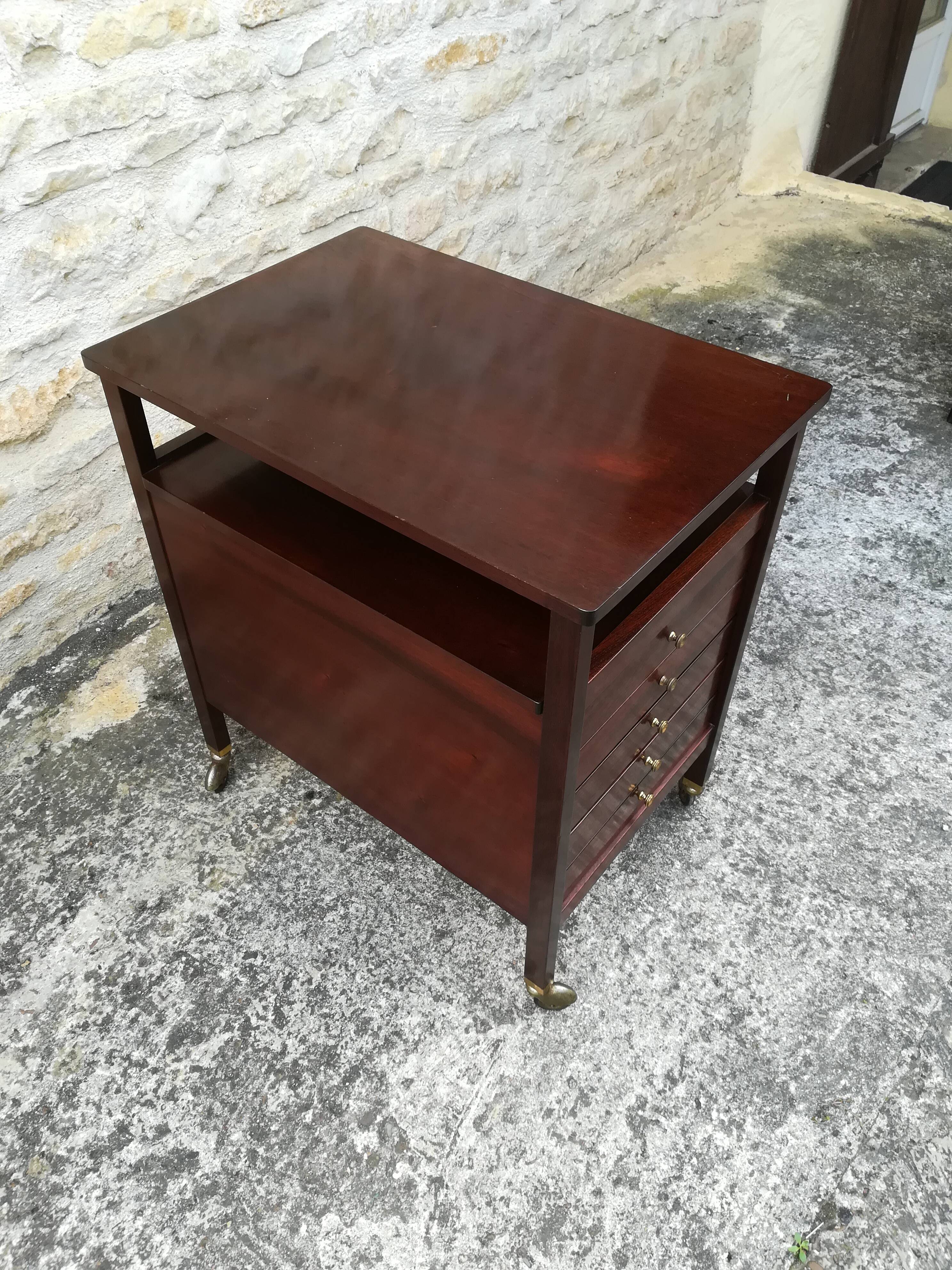 Five-drawer cabinet on wheels