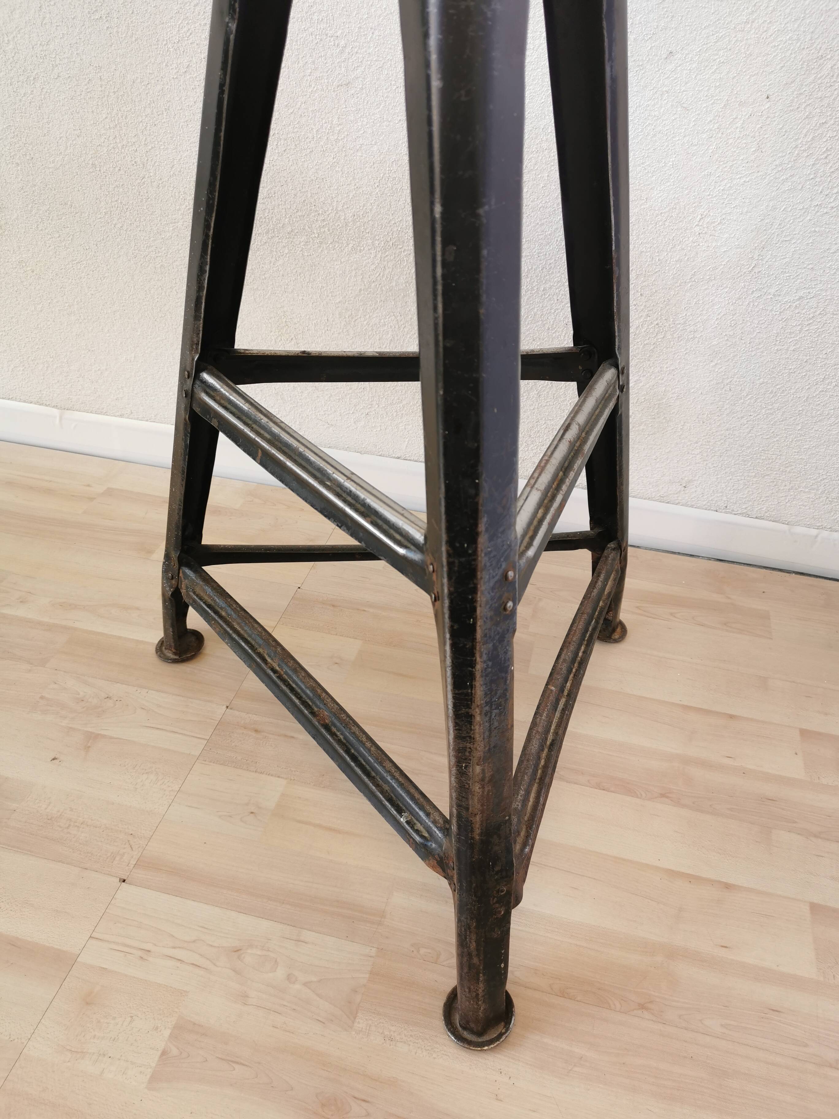 Tabouret de bar industriel vintage en bois et métal
