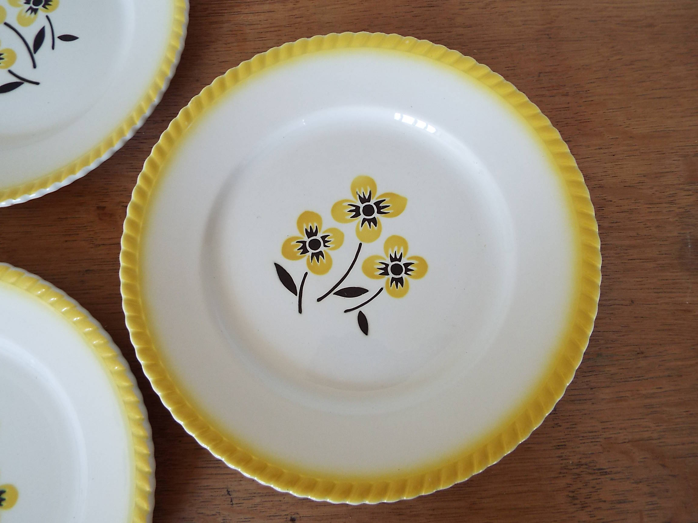 4 assiettes plates