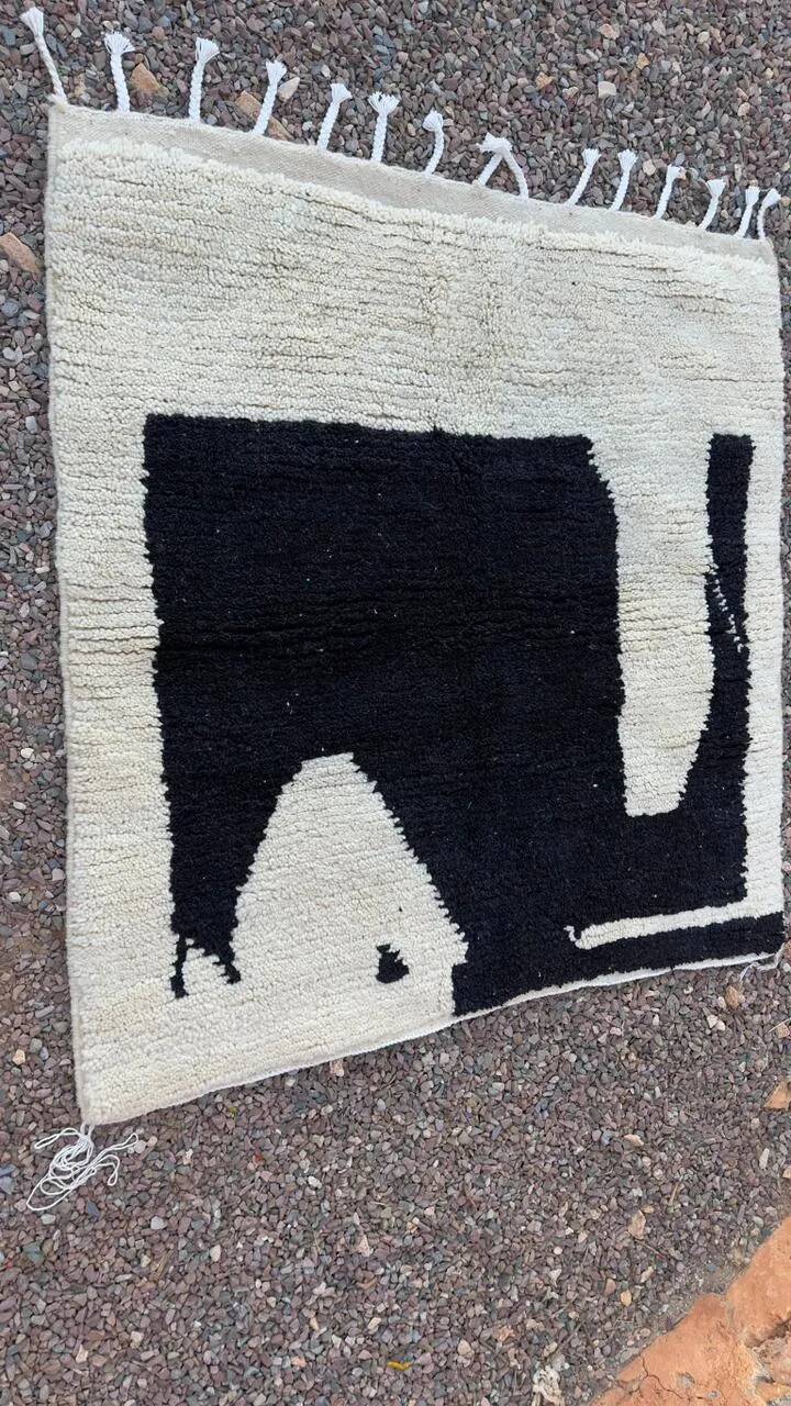 Handmade pure wool Moroccan rug 3x2 m