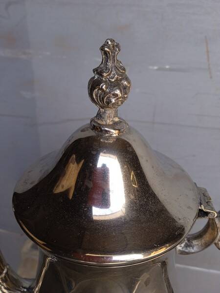 Coffee / teapot in silver metal St Louis XV