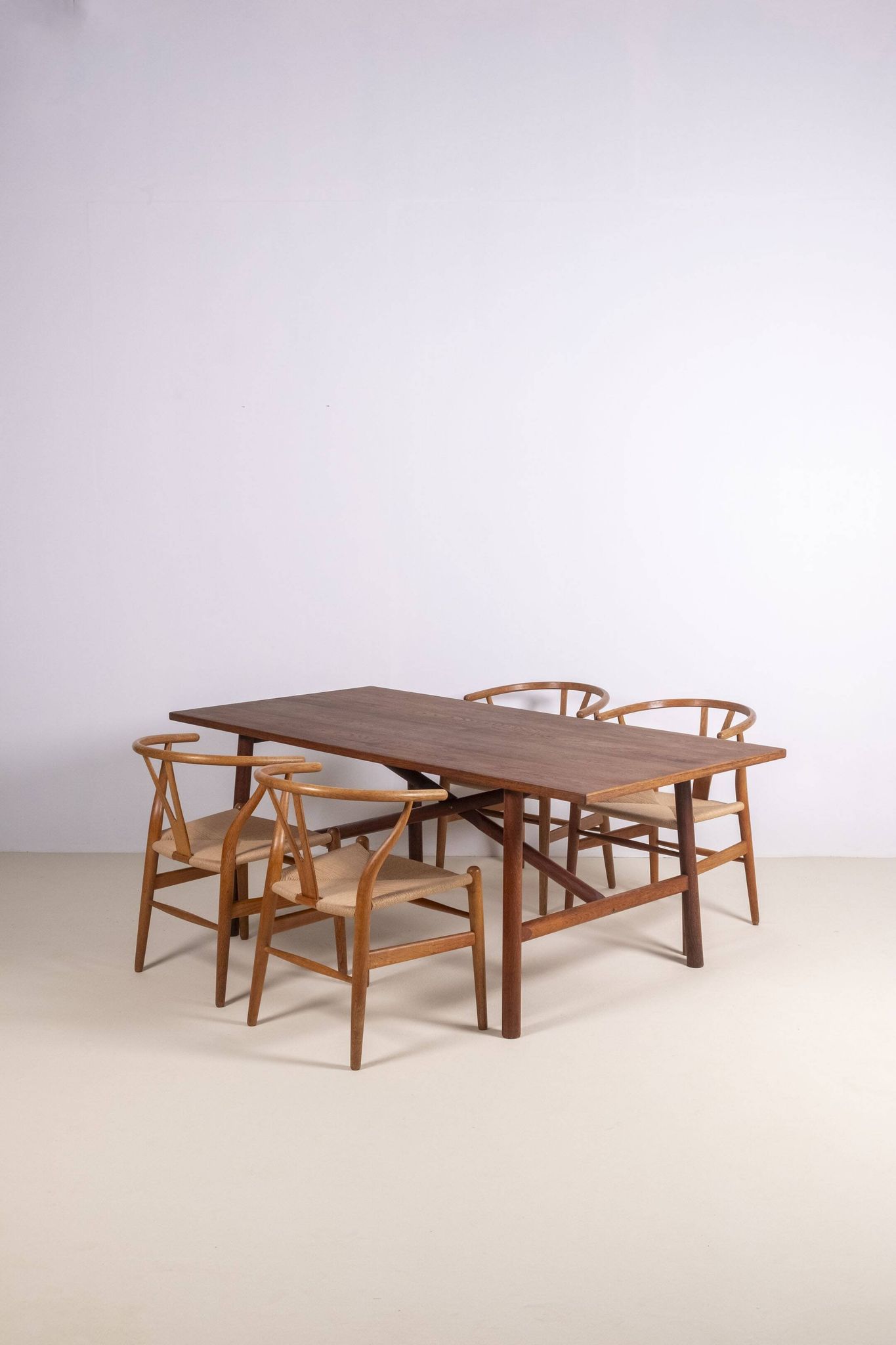 Table à manger en chêne par un ébéniste danois, années 1960, Danemark