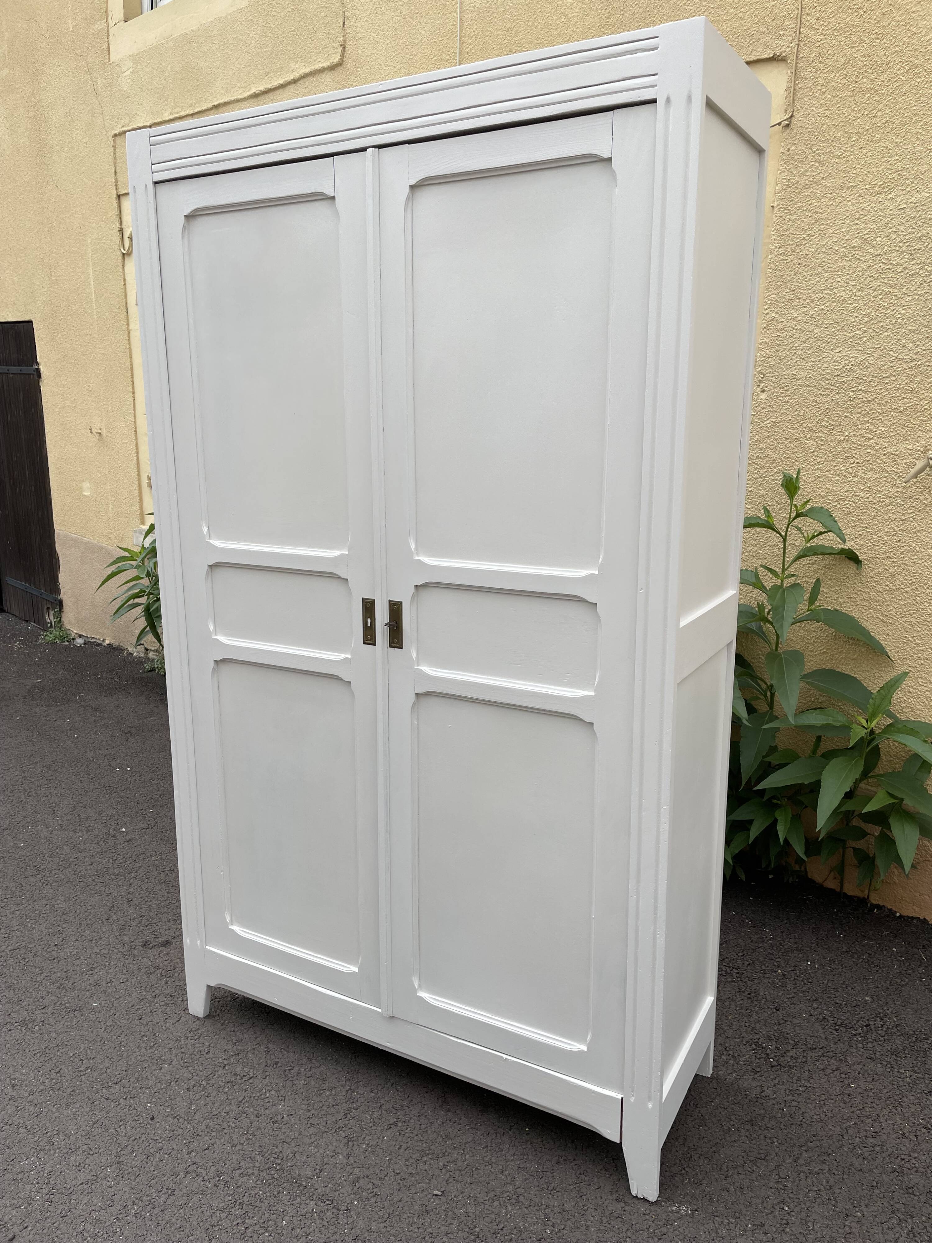 Armoire parisienne