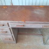 Metal dentist office.