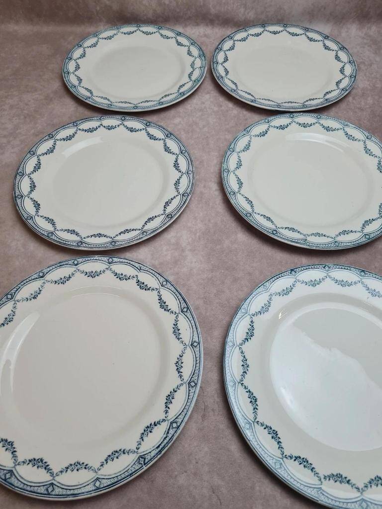 Set of 12 antique Salins "Petit Trianon" blue ironstone dinner plates.