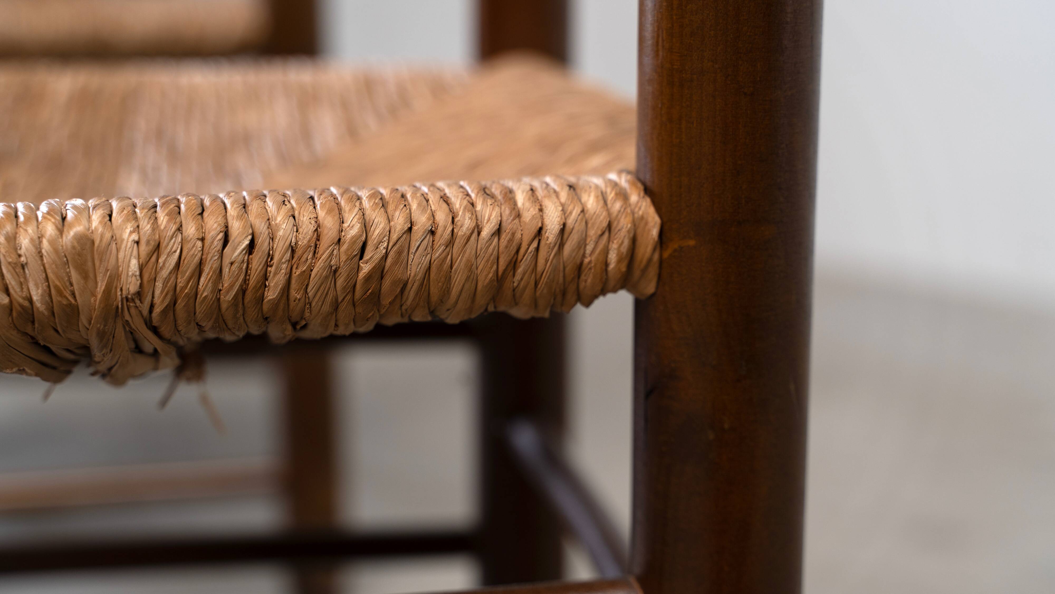 Ensemble de six chaises de salle à manger françaises par Charles Dudouyt
