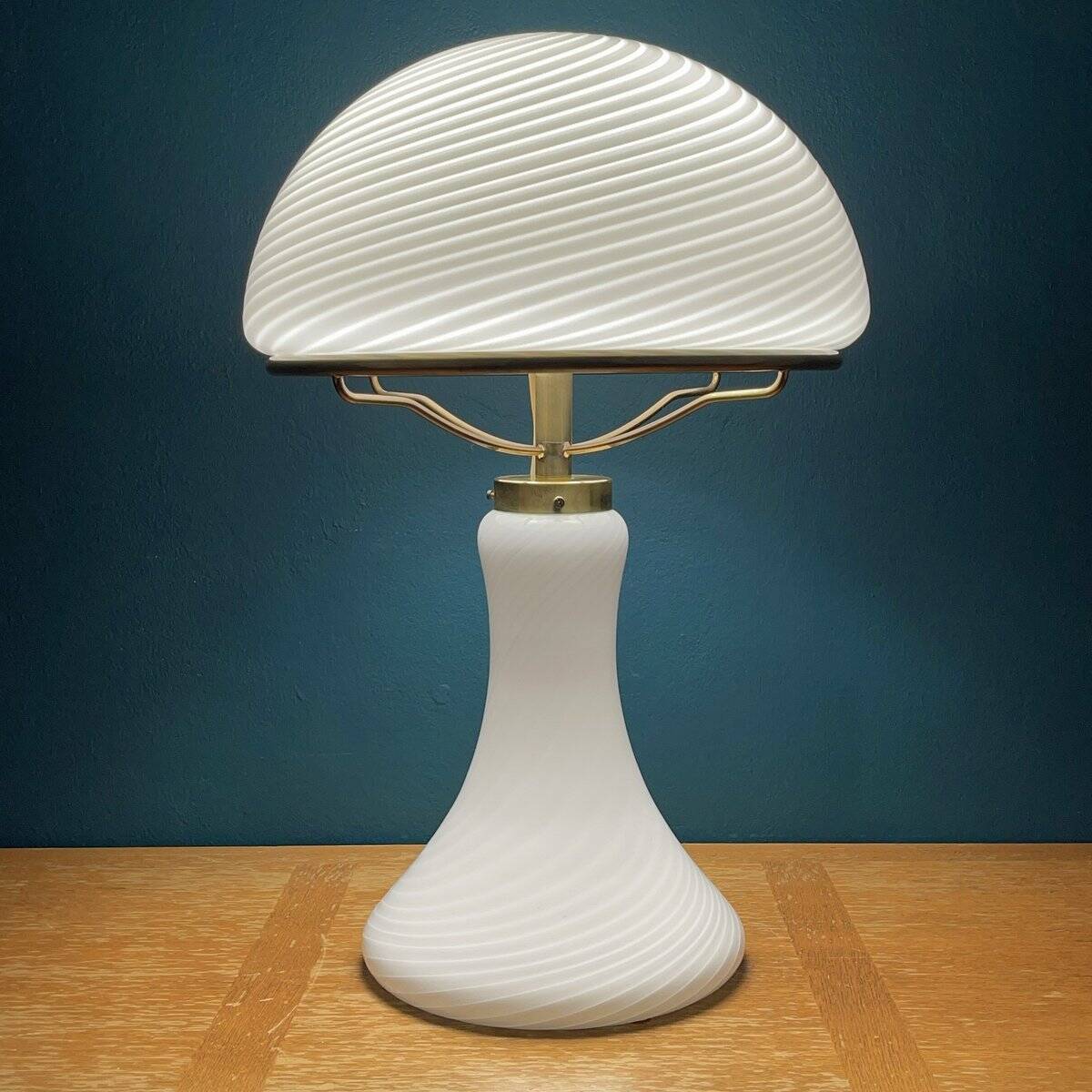 Large classic swirling Murano glass mushroom table lamp, Italy, 1970s