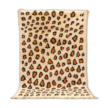 Unique handcrafted Berber carpet decorated 200cmx300cm