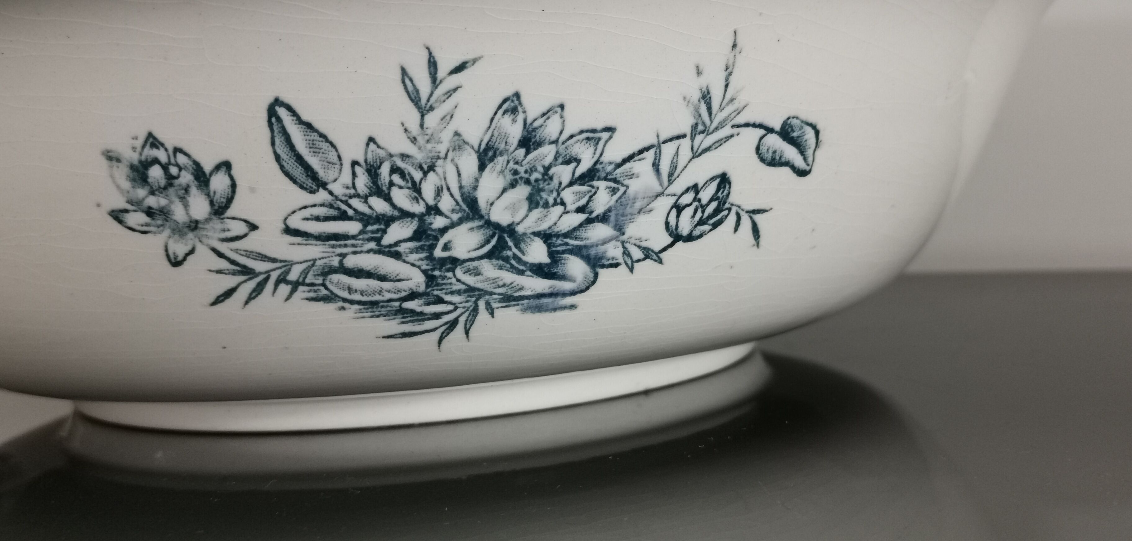 Broc and washbasin Iron Earth earthenware Givors